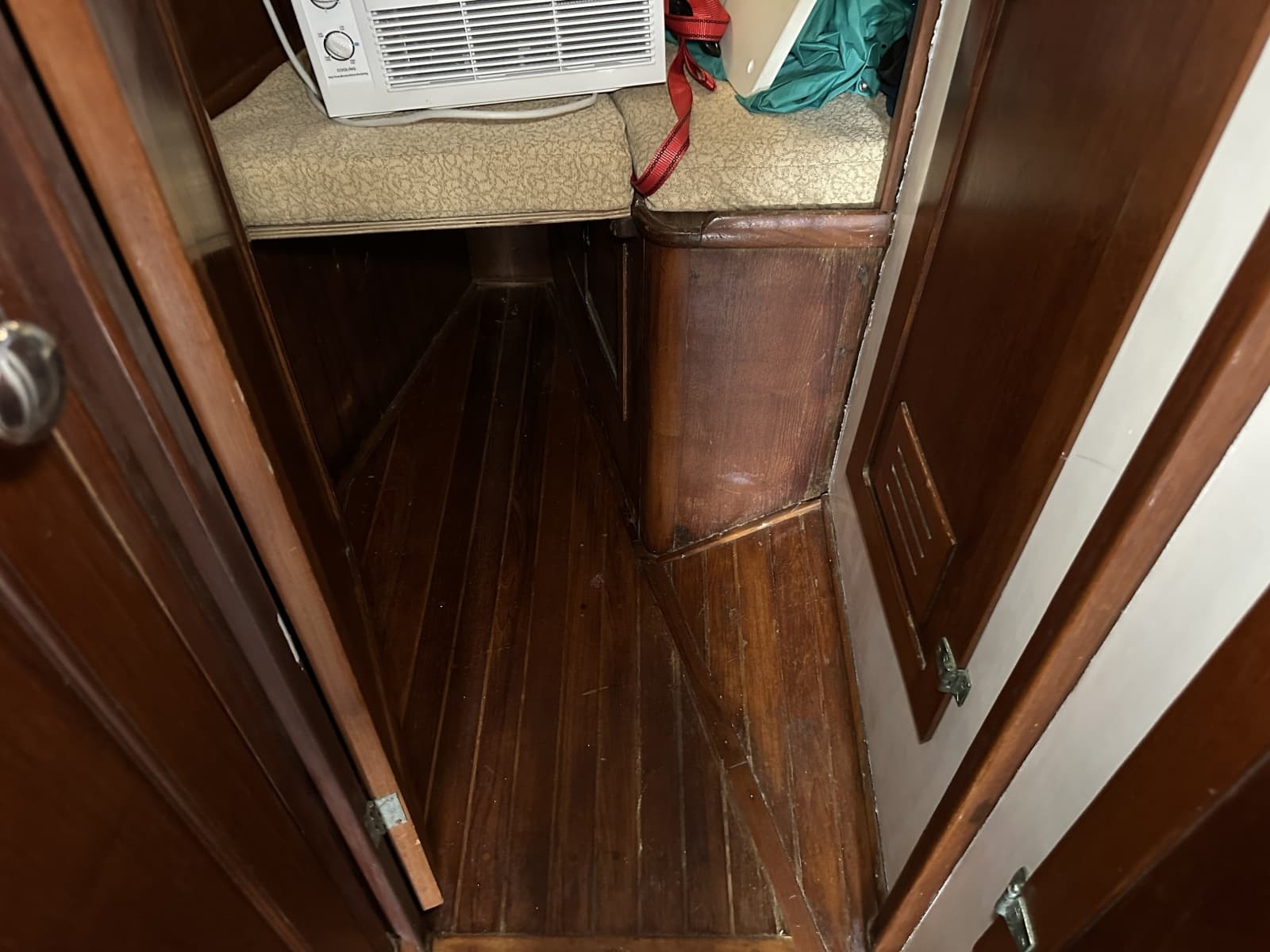 1976 Valiant Valiant 40