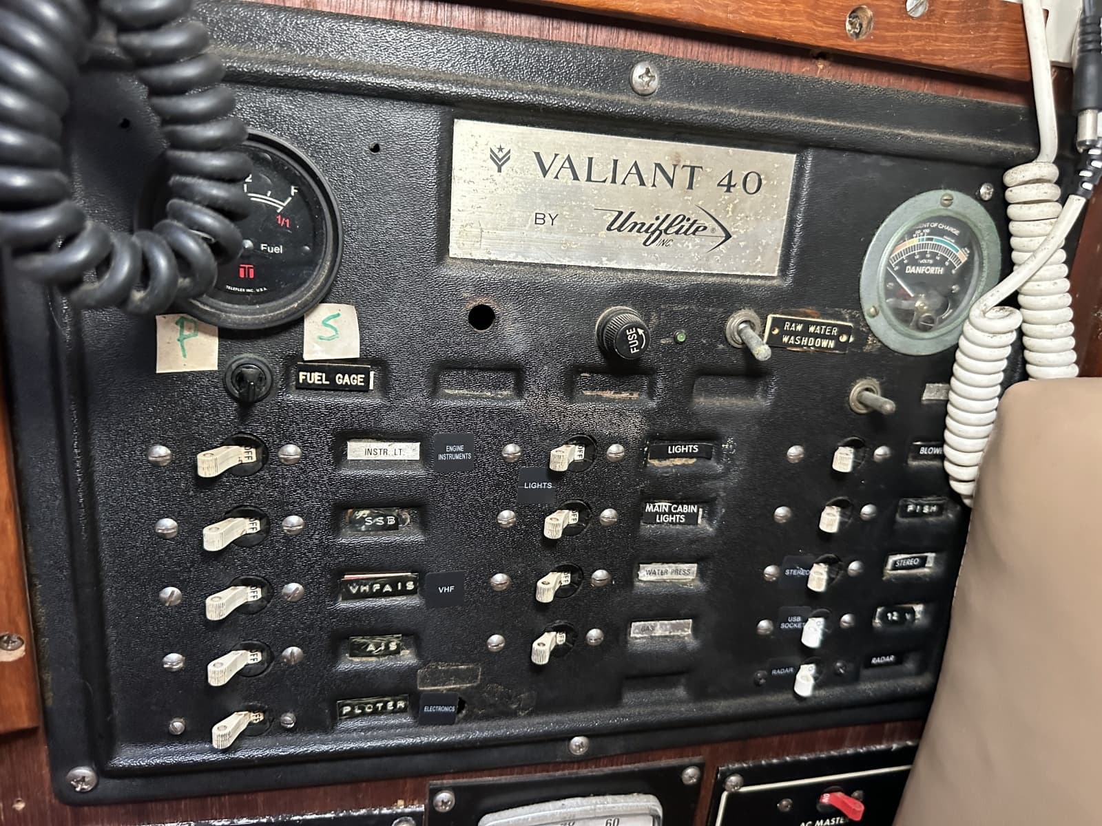 1976 Valiant Valiant 40