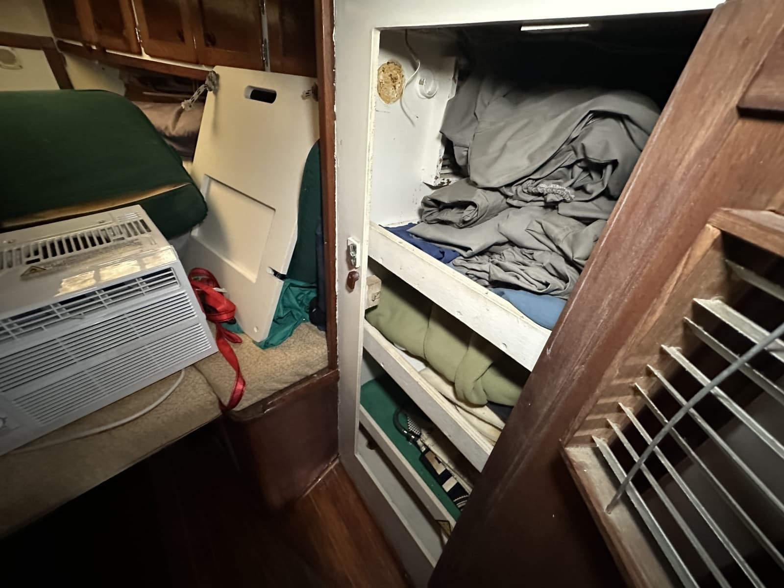 1976 Valiant Valiant 40