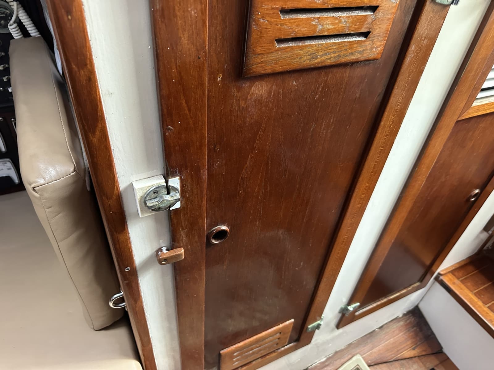 1976 Valiant Valiant 40