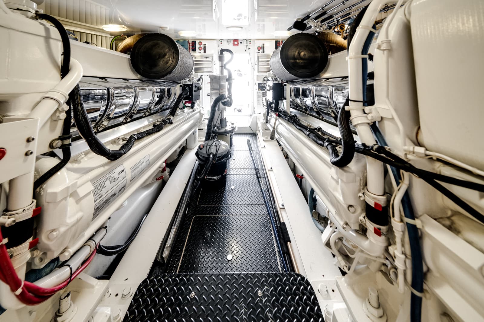 2015 Viking 70 CV ENCLOSED BRIDGE