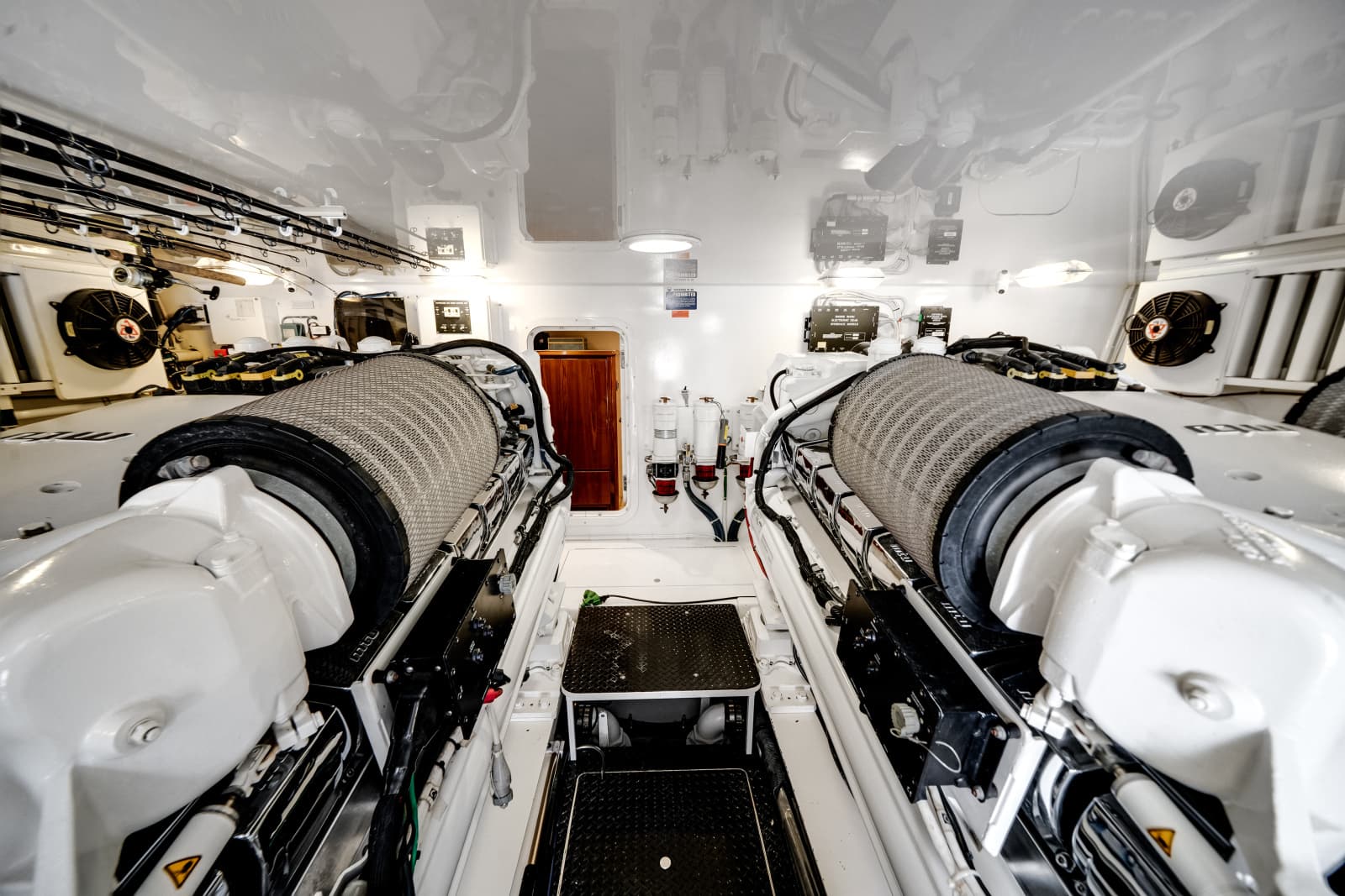 2015 Viking 70 CV ENCLOSED BRIDGE