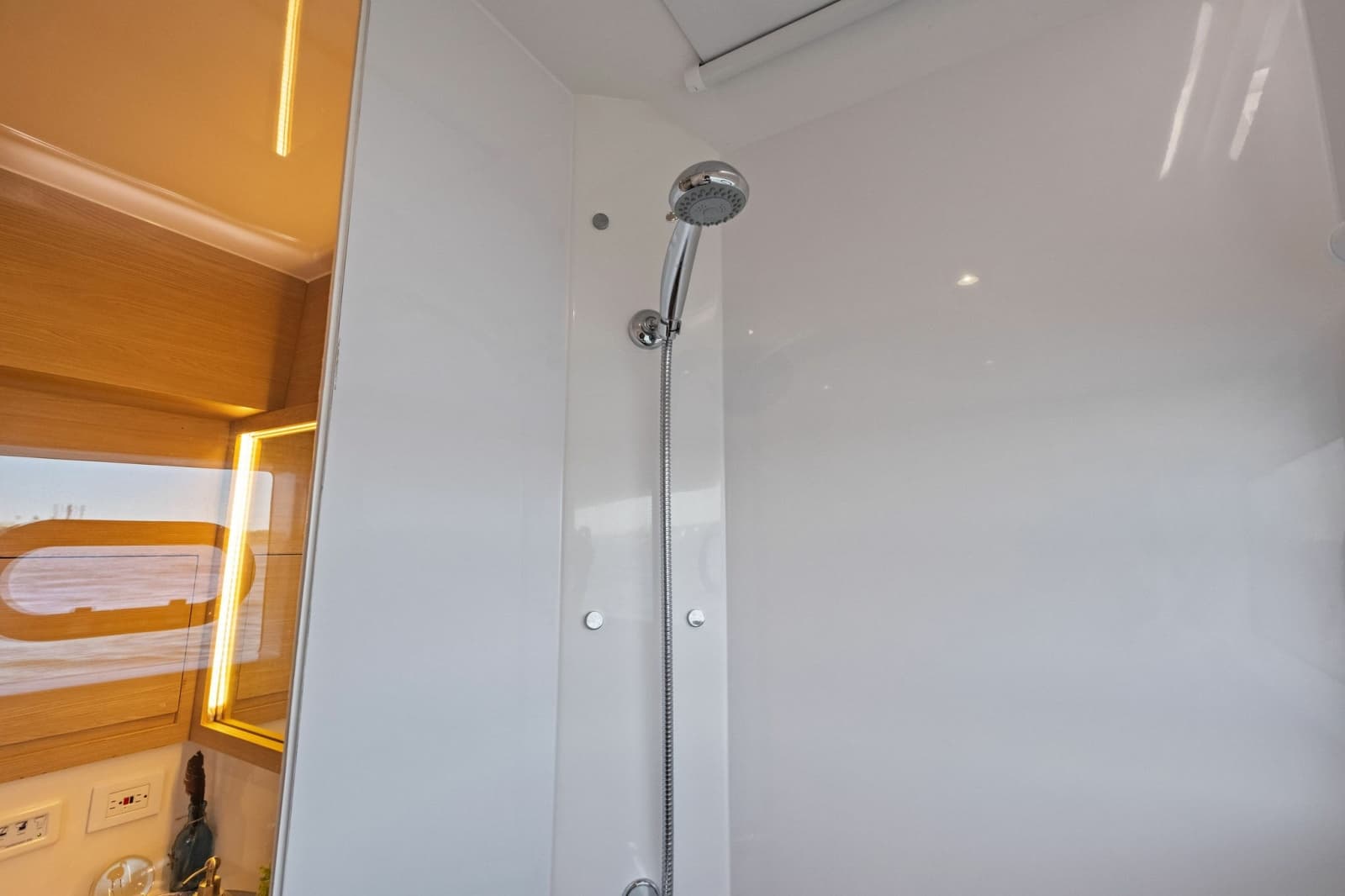 2022 54 Aquila Powercat 'Remarkable I'