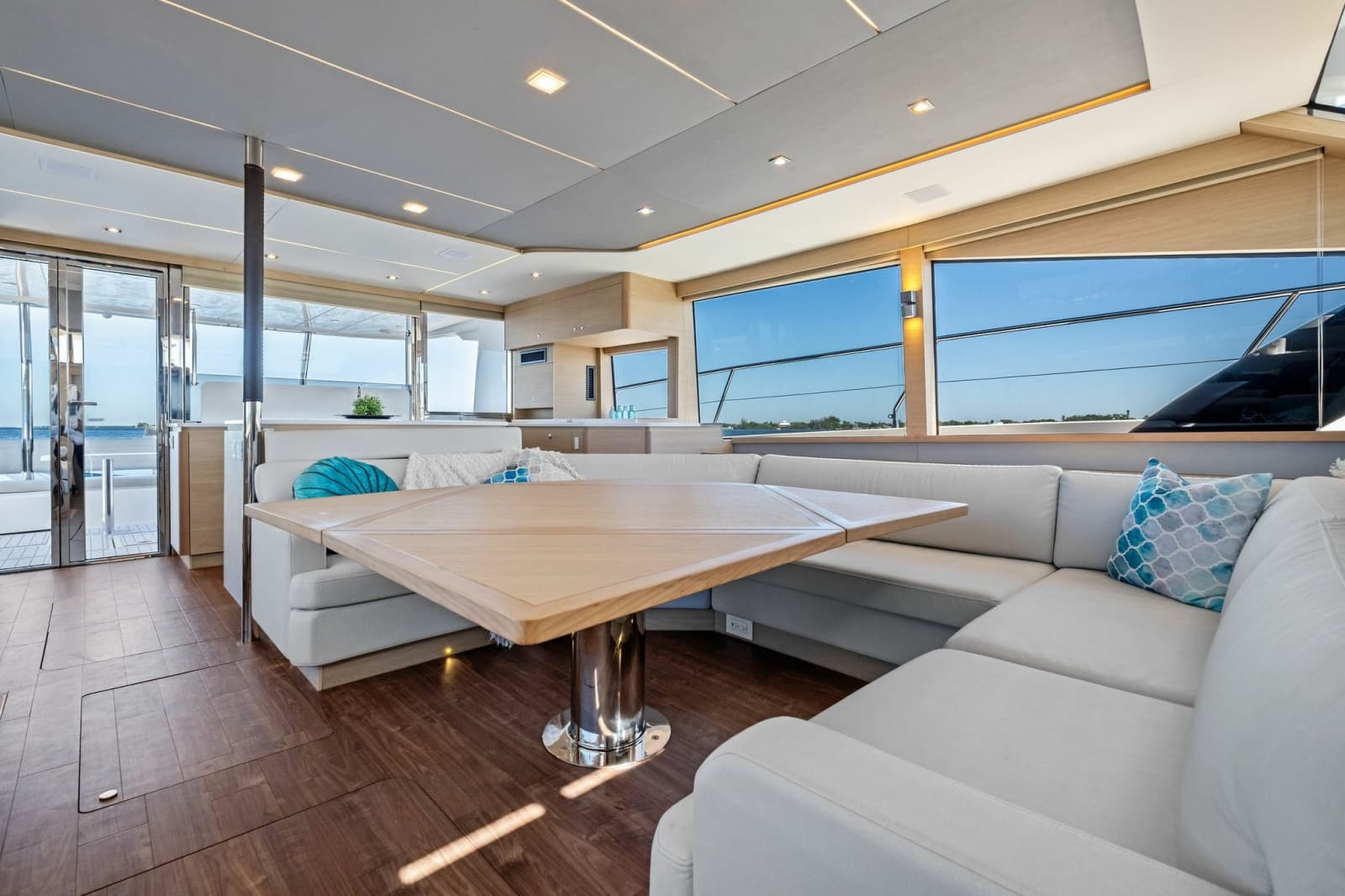 2022 54 Aquila Powercat 'Remarkable I'