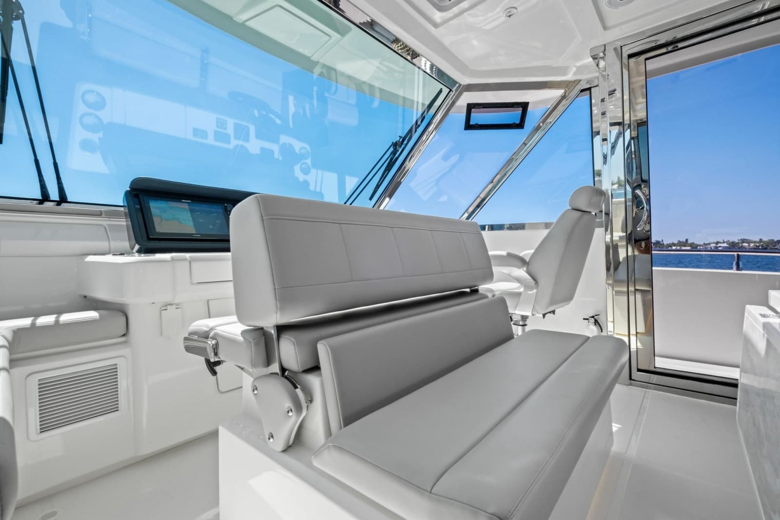 2022 54 Aquila Powercat 'Remarkable I'