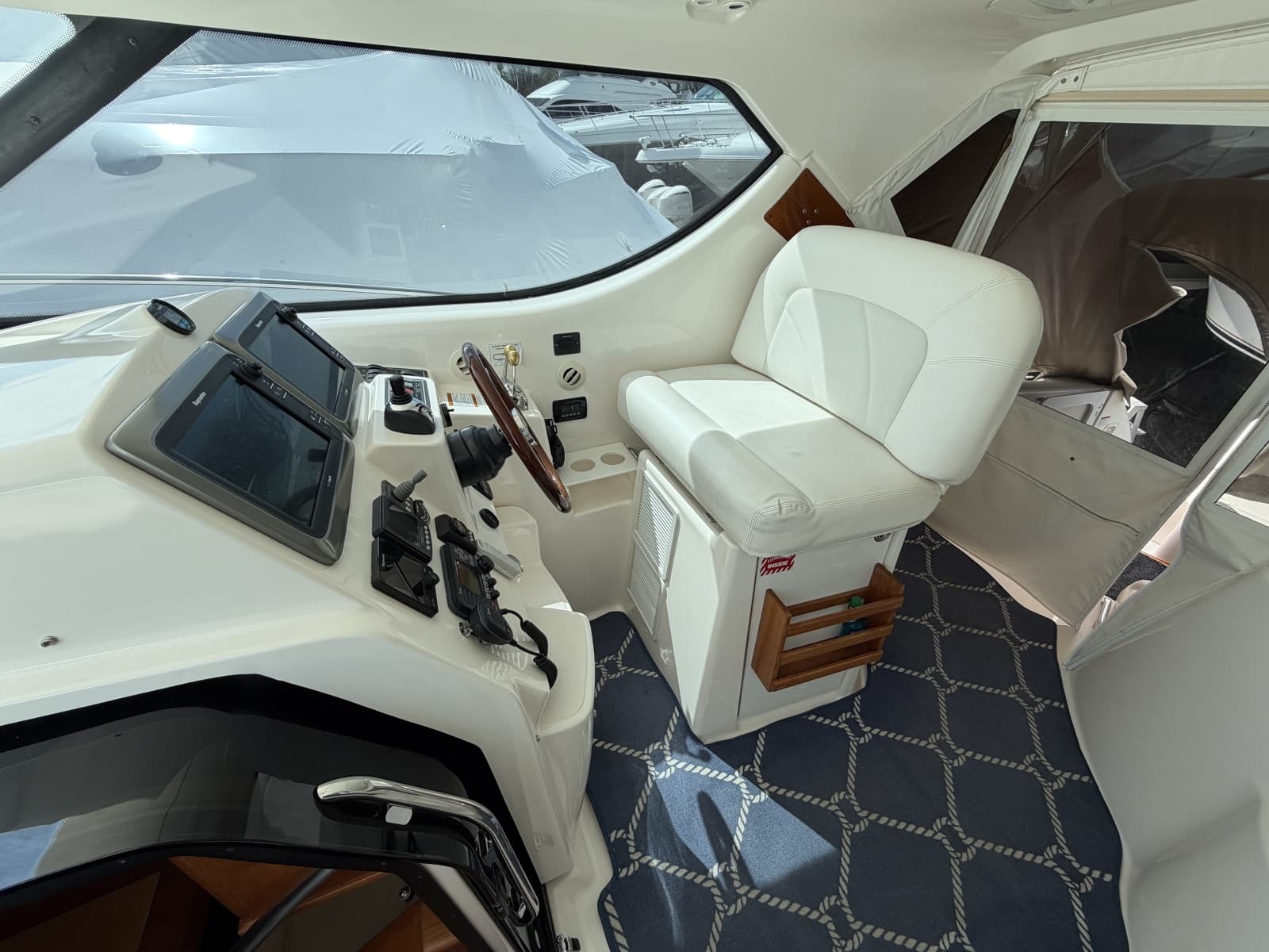 2006 Tiara Yachts 43 Sovran - Photo 9