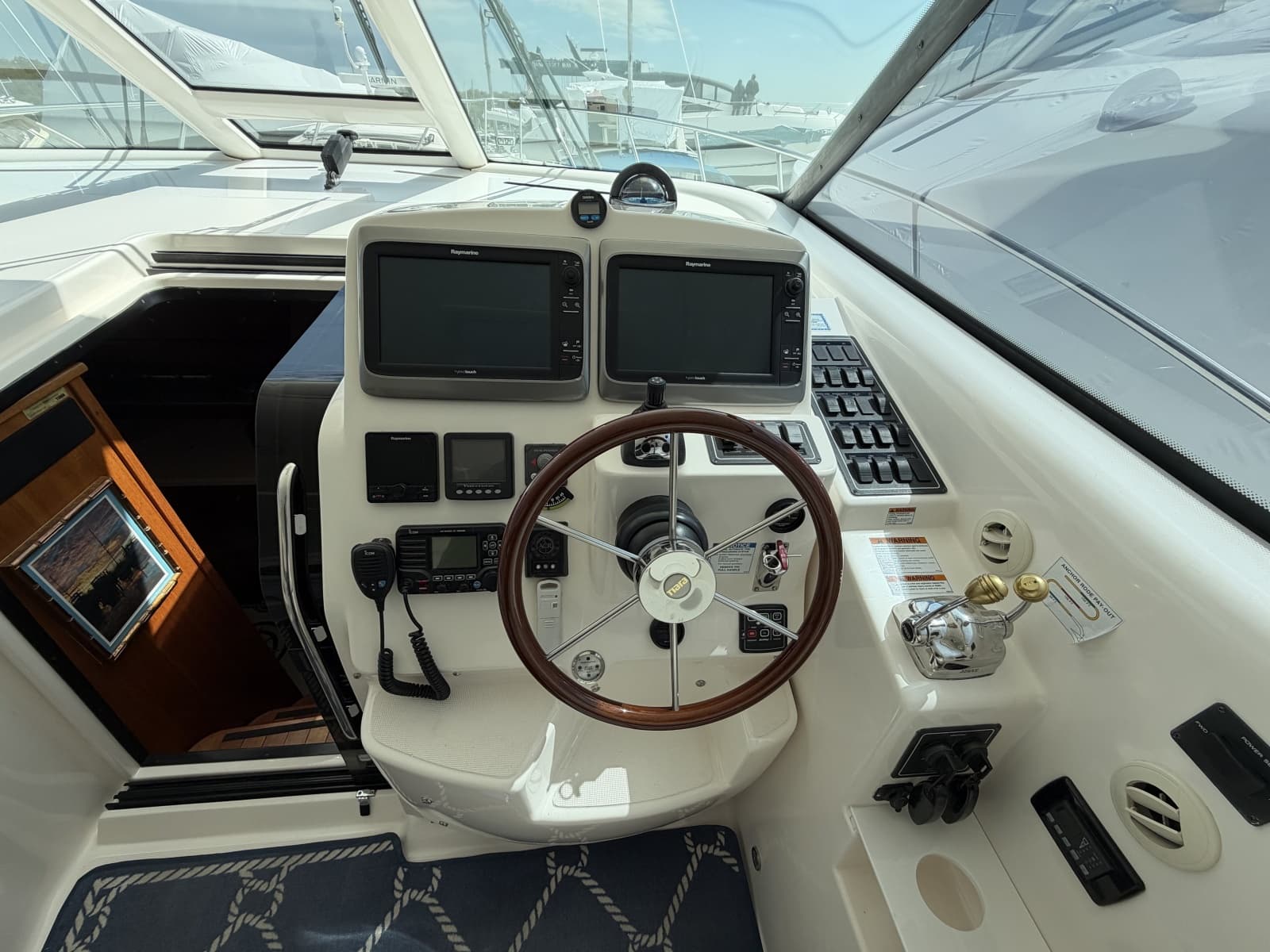 2006 Tiara Yachts 43 Sovran - Photo 8
