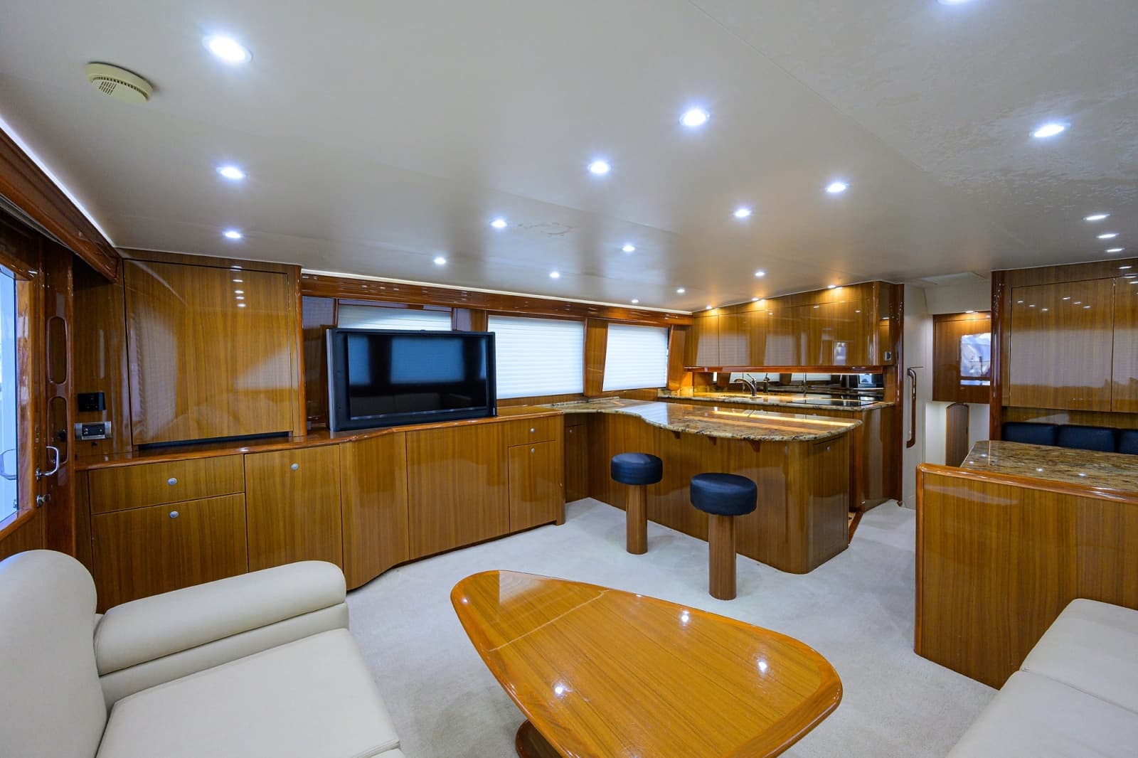 Viking 68 - BLOWFISH3 - Salon