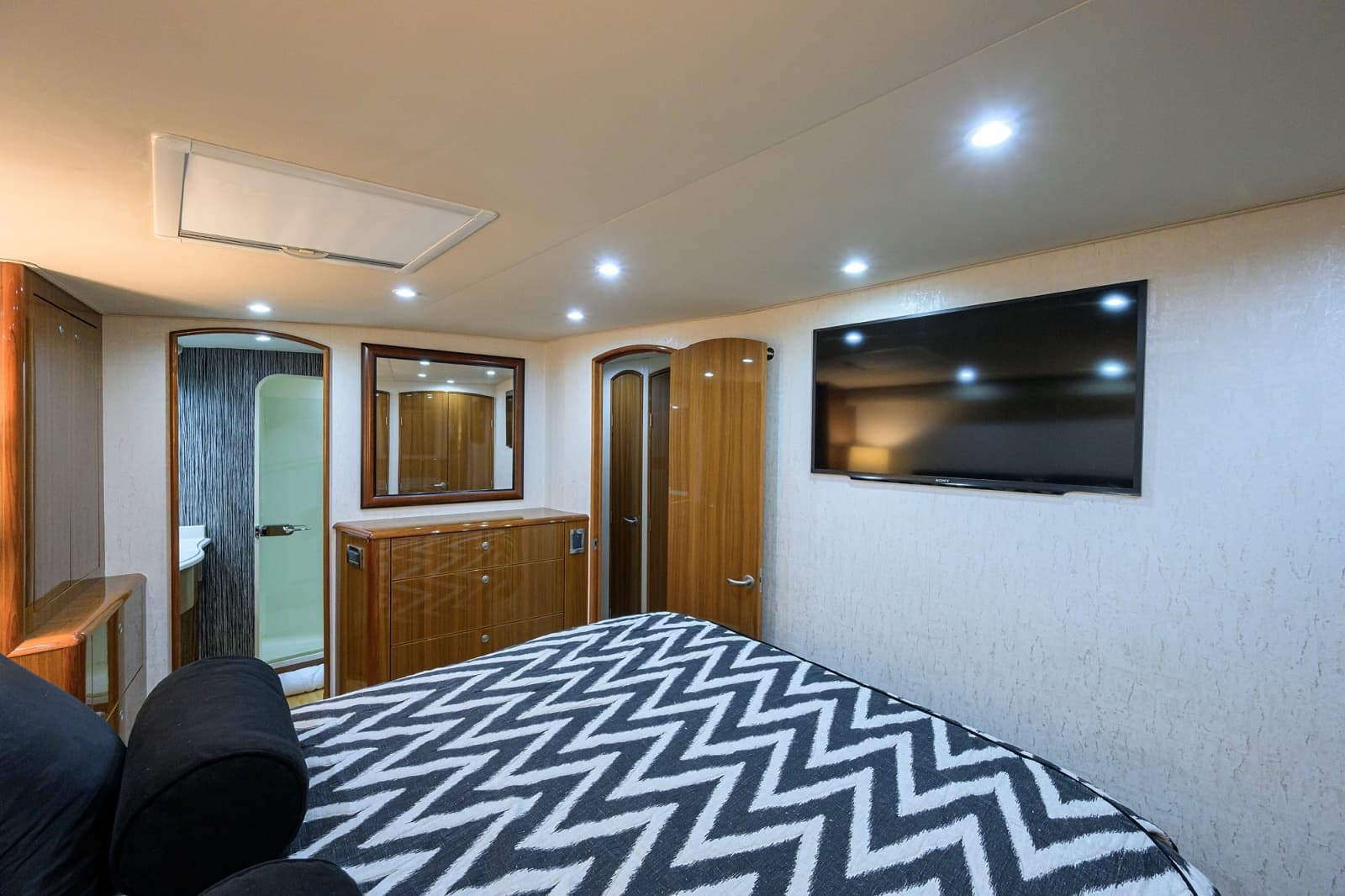 Viking 68 - BLOWFISH3 - Master Stateroom