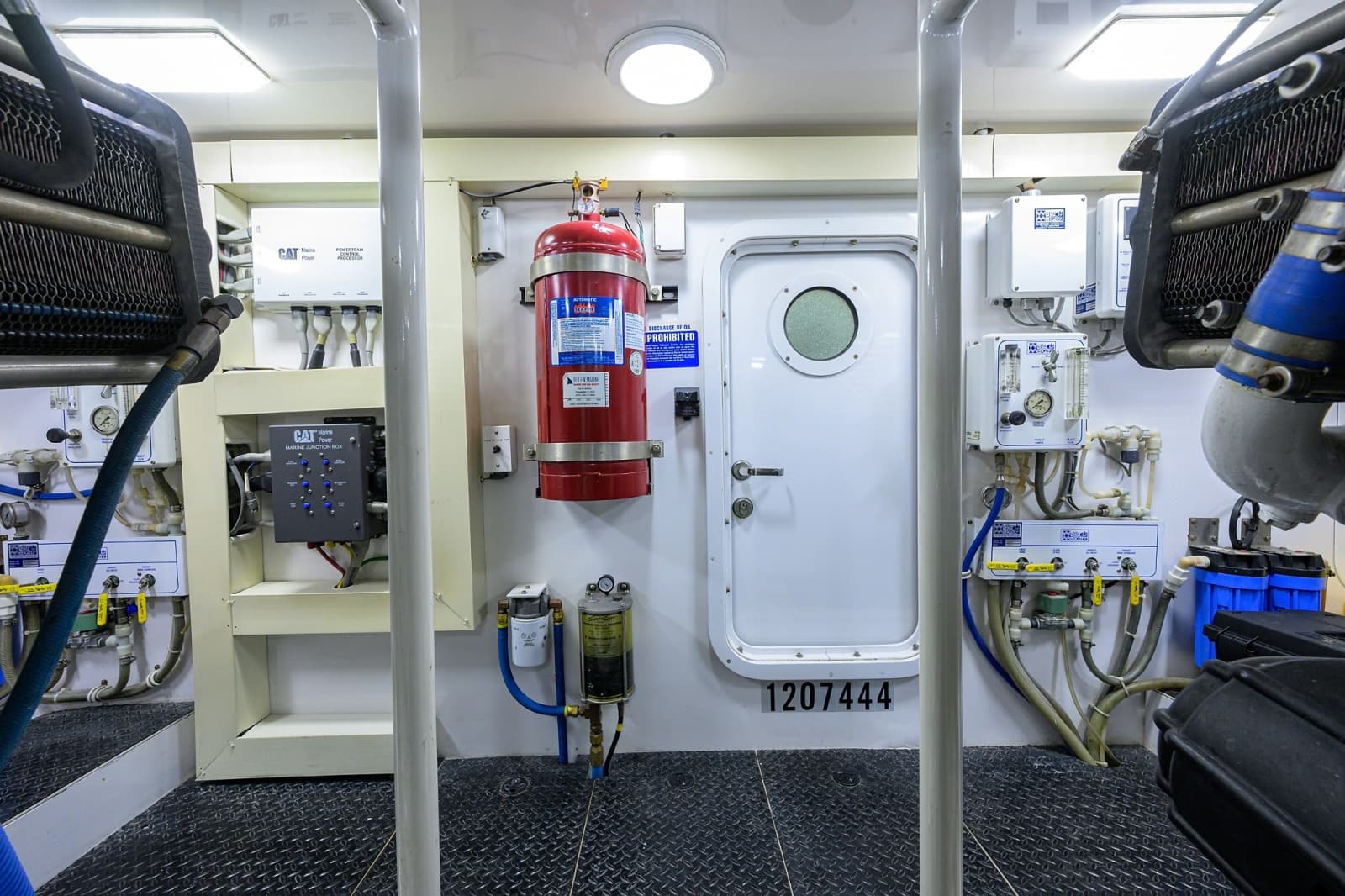 Viking 68 - BLOWFISH3 - Engine Room