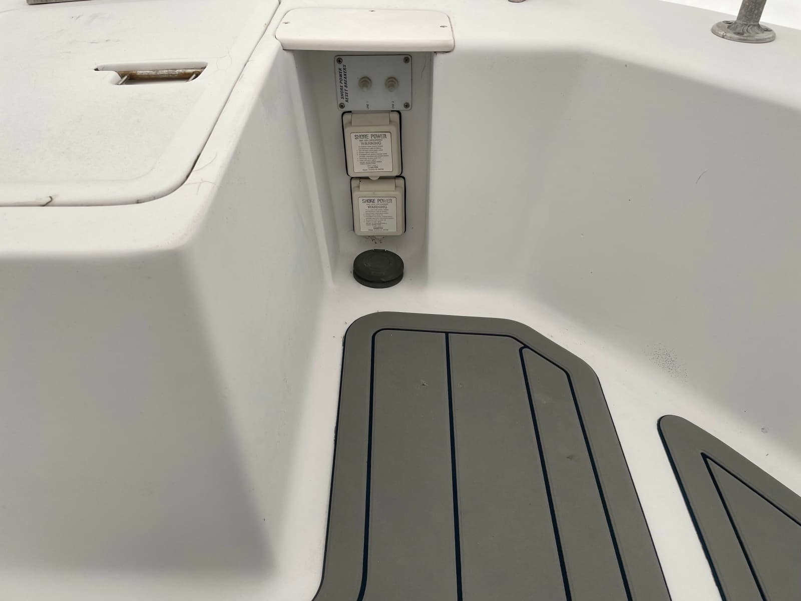 1998 Mainship 350 Trawler