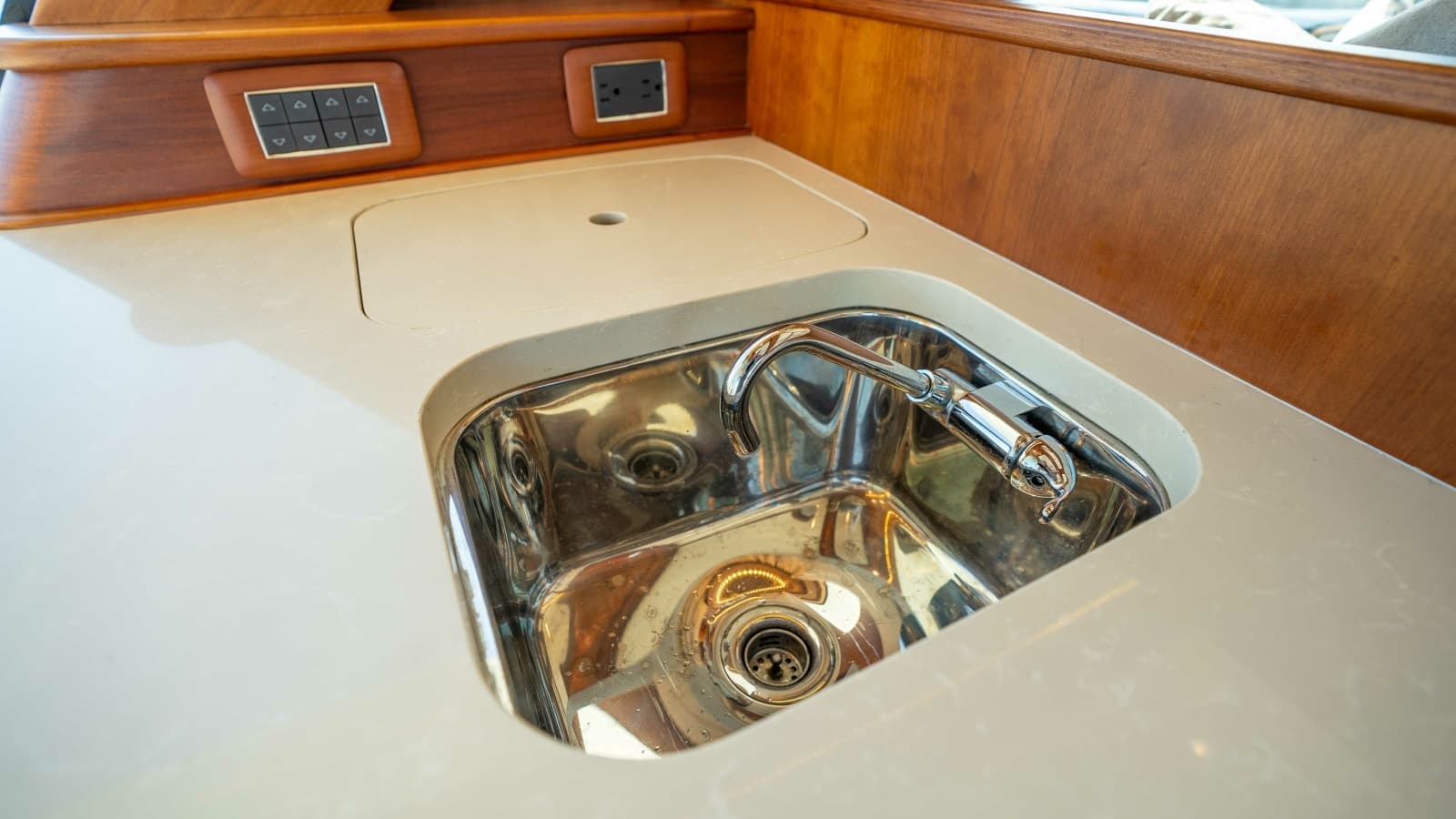 2018 Sabre 66 Dirigo