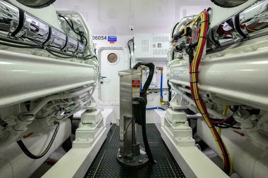 Viking 72 TAMI ANN - Engine Room