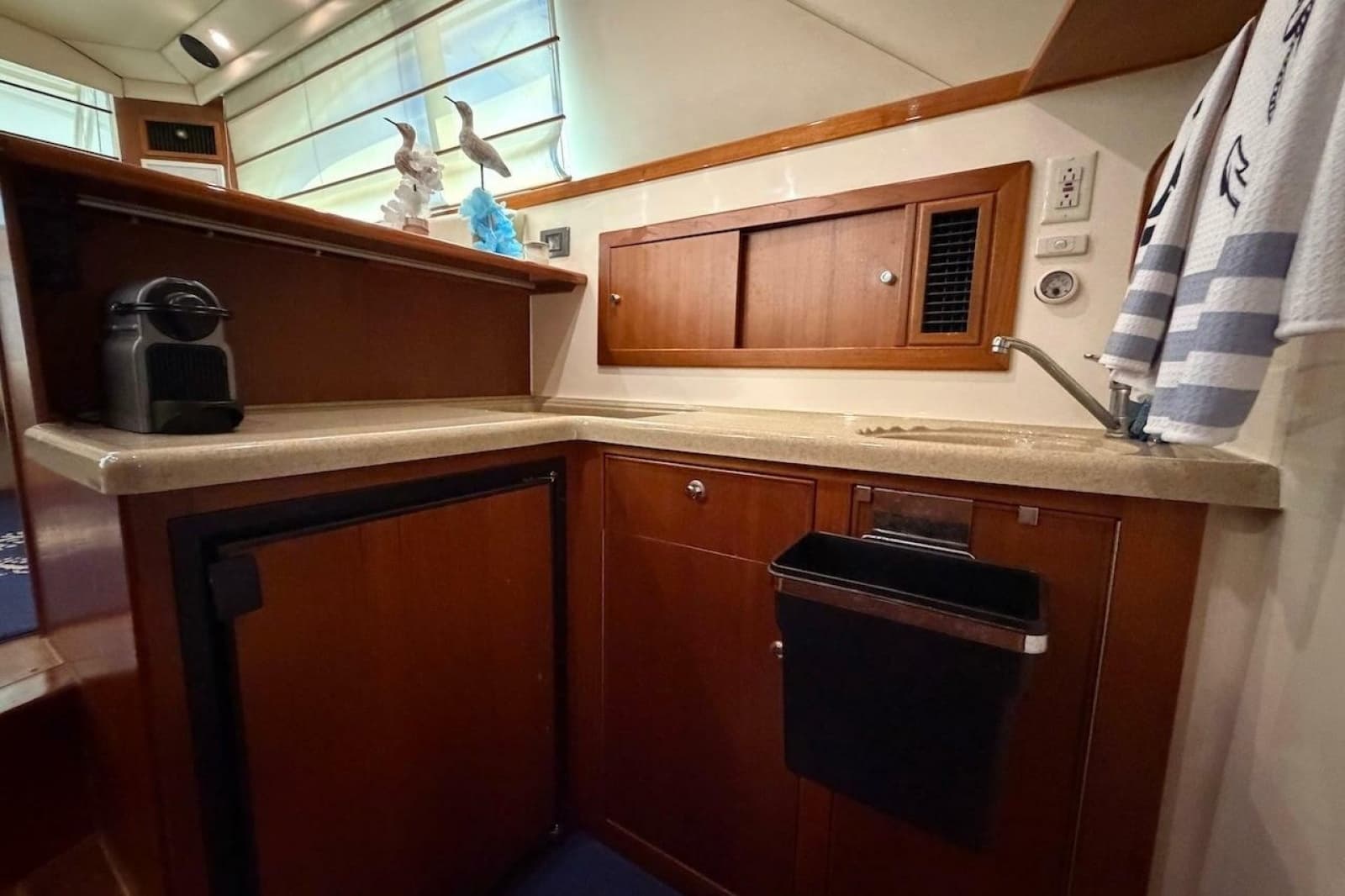 2005 Riviera 37 Flybridge