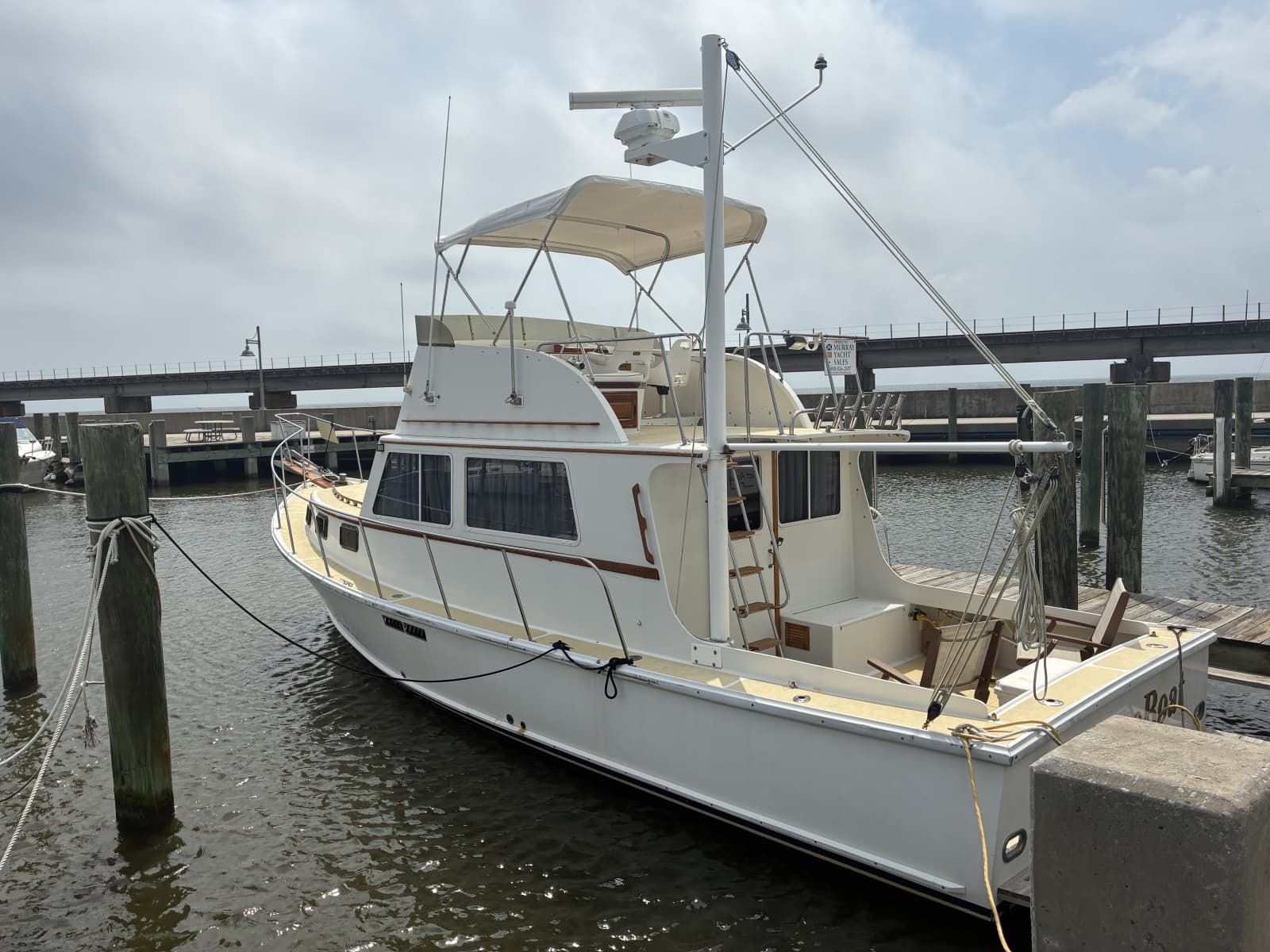 1989 Duffy 35 Flybridge - Port profile