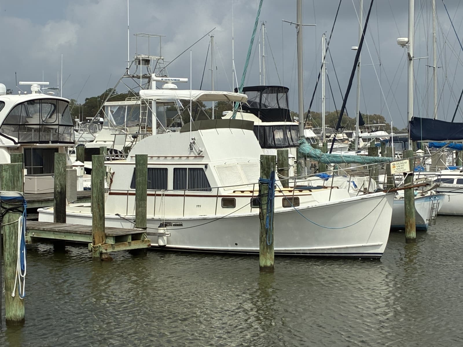 1989 Duffy 35 Flybridge - Profile