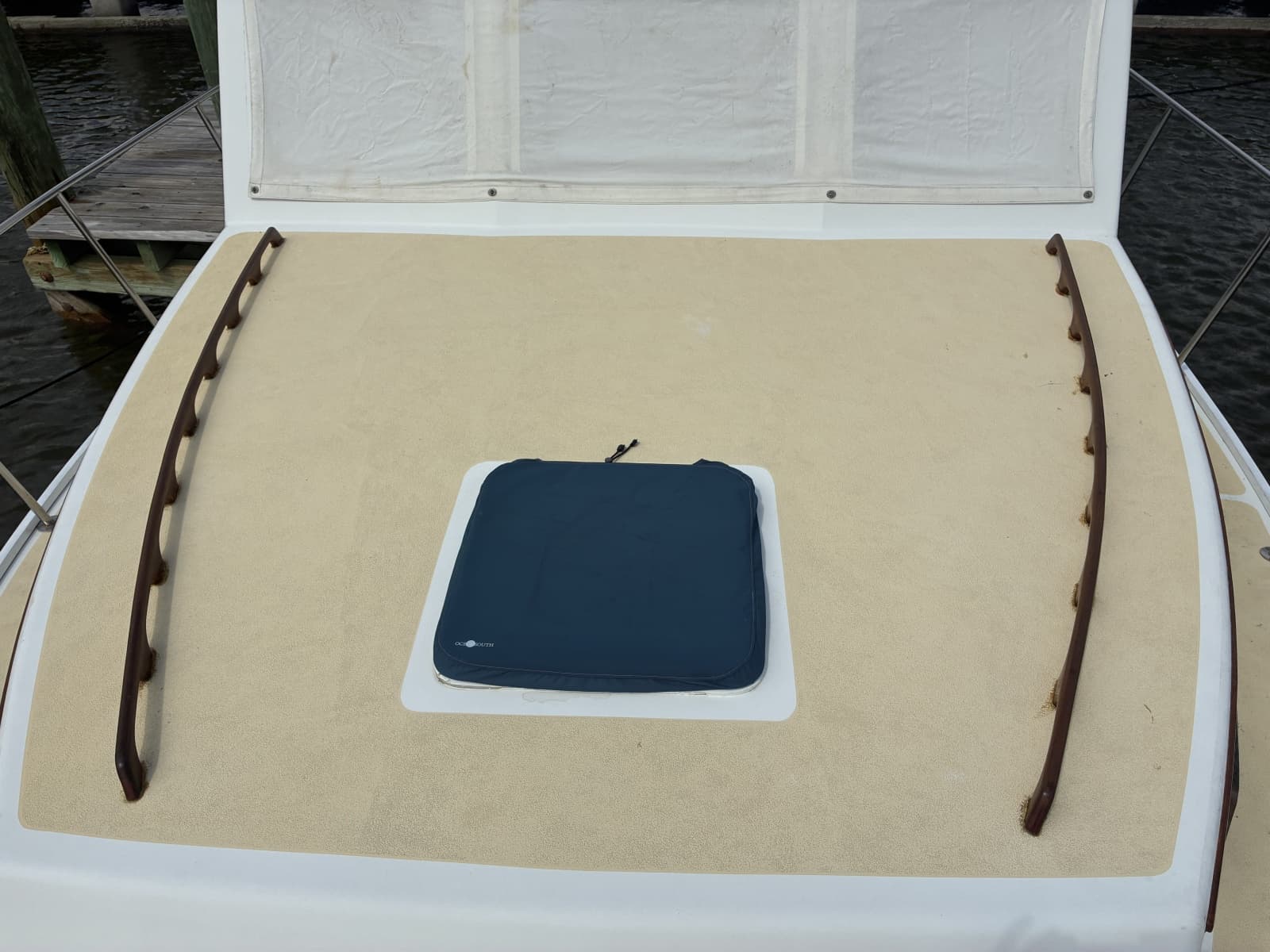 1989 Duffy 35 Flybridge - Foredeck