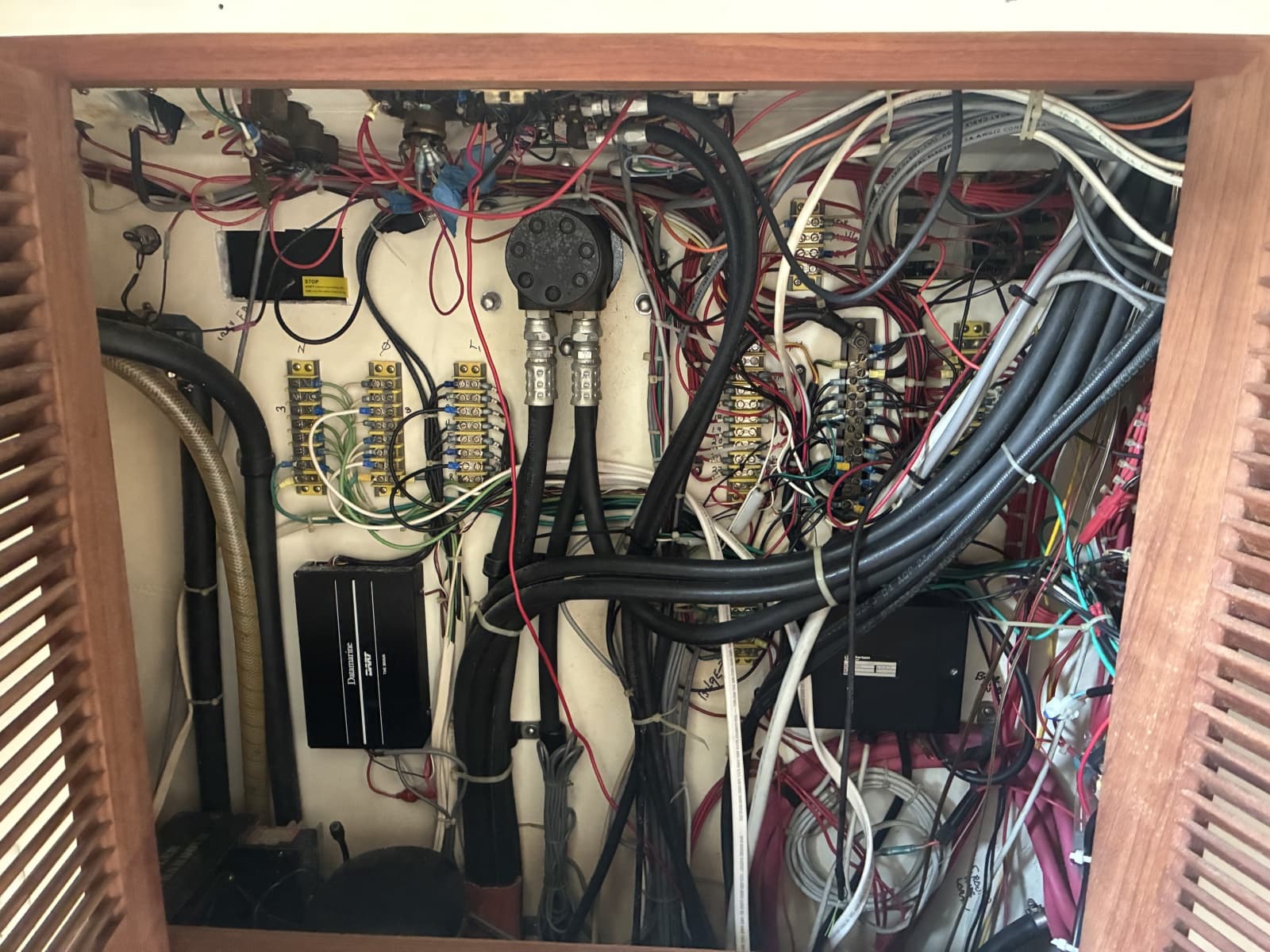 1989 Duffy 35 Flybridge - Helm wiring