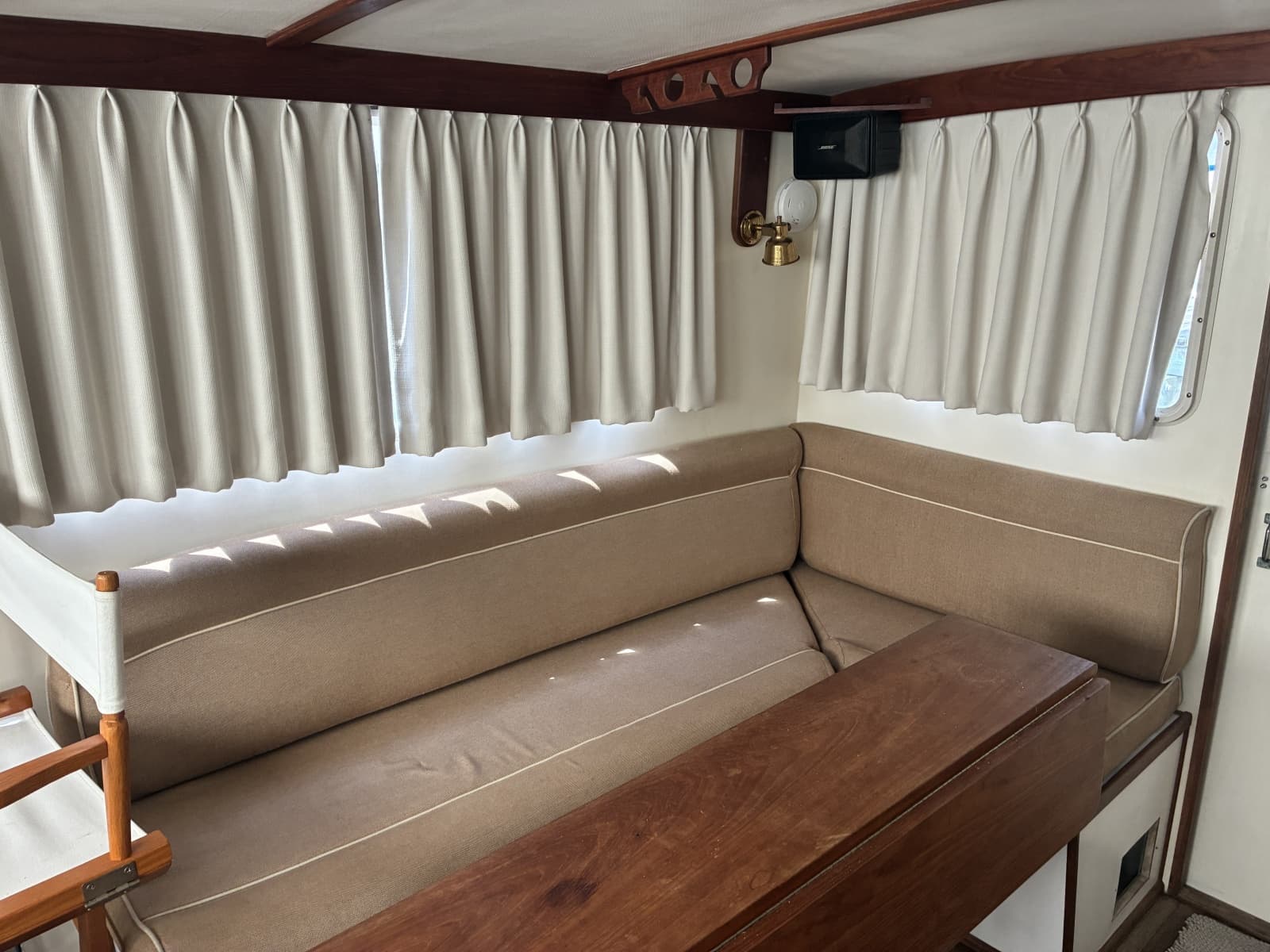 1989 Duffy 35 Flybridge - Curtains