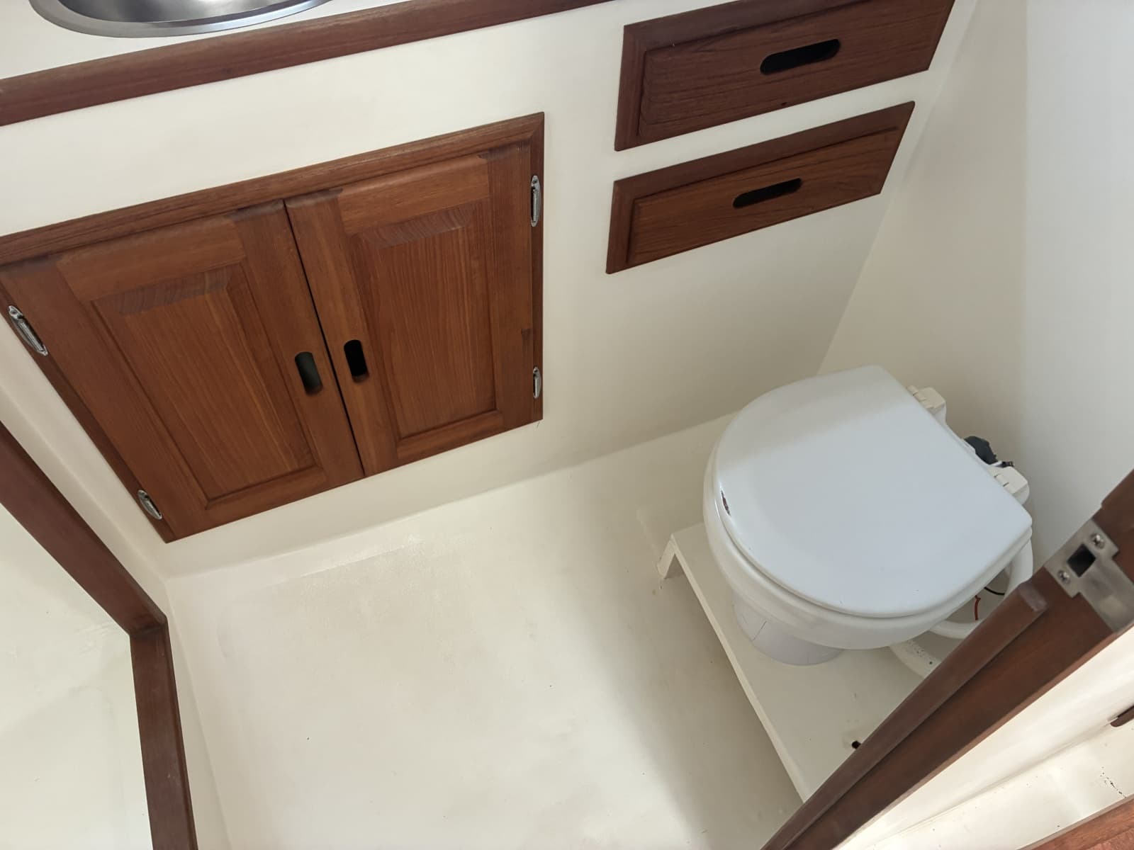 1989 Duffy 35 Flybridge - Head