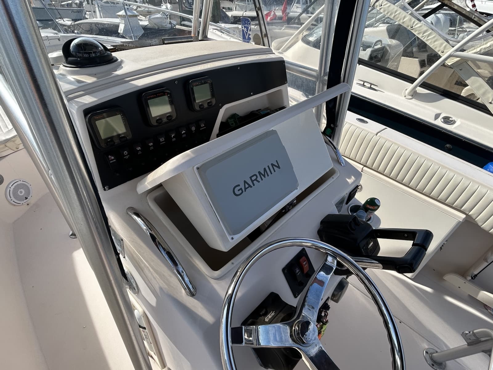 2004 Grady-White Chase 273