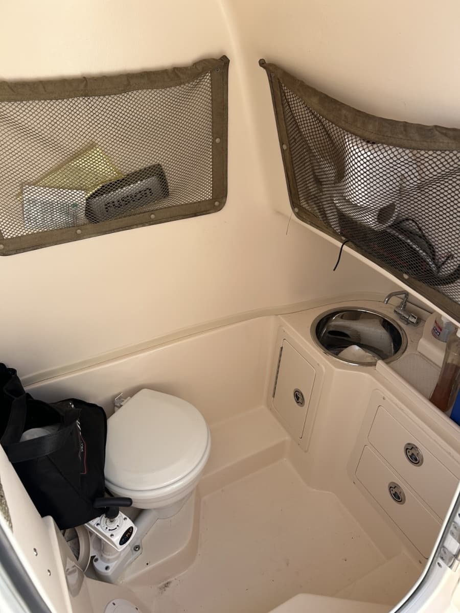 2004 Grady-White Chase 273