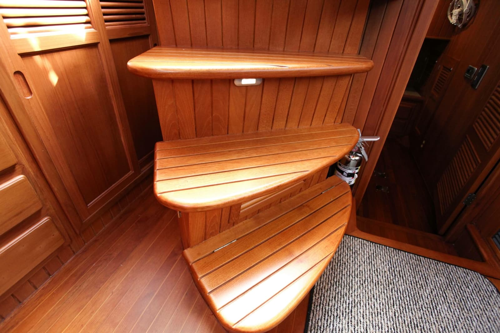 1997 Hampton 43 - Photo 39