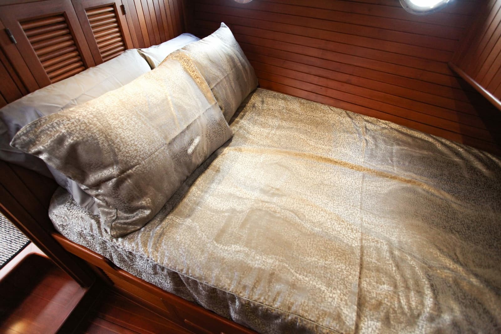1997 Hampton 43 - Photo 34