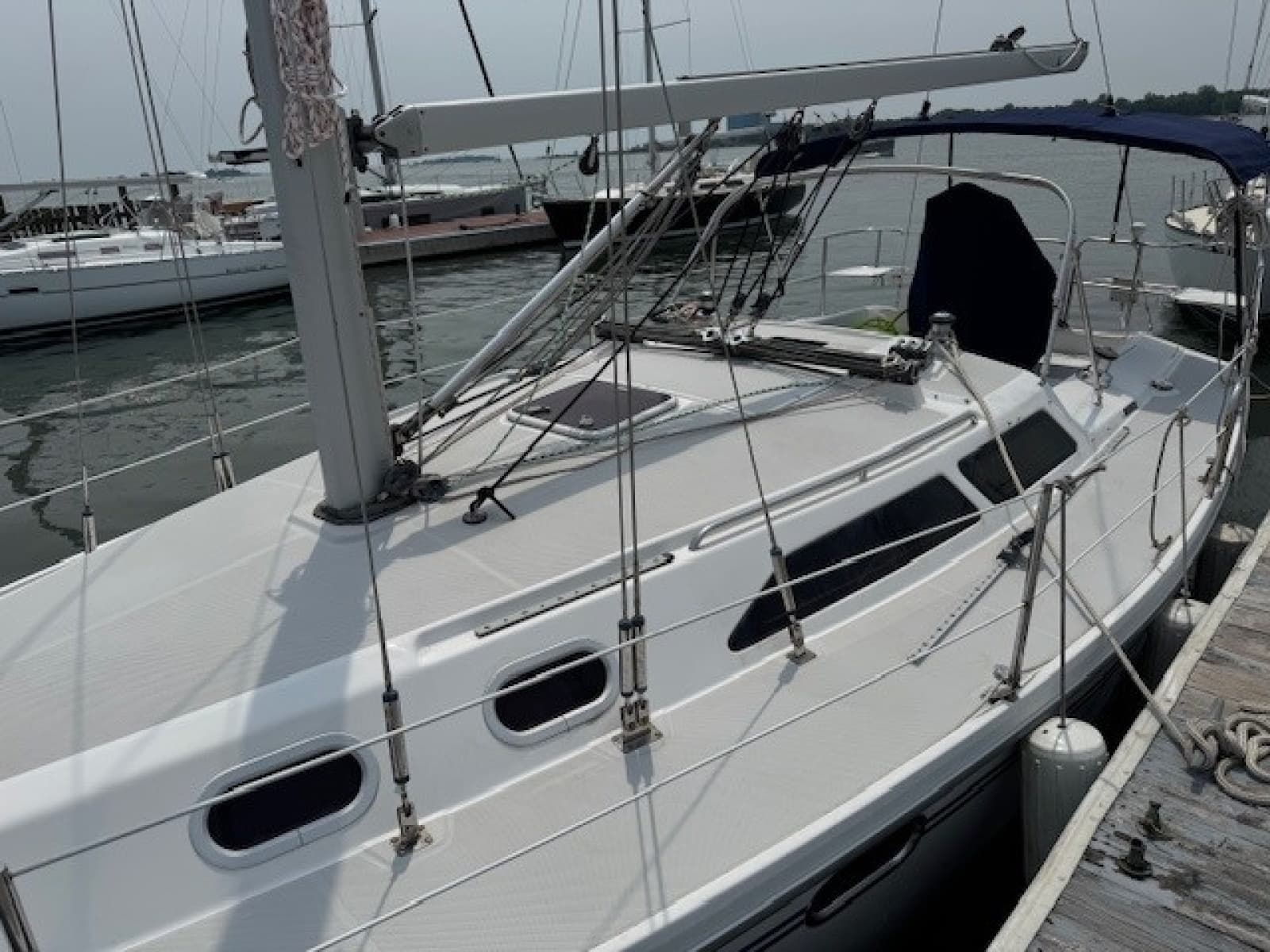 2006 Catalina 320