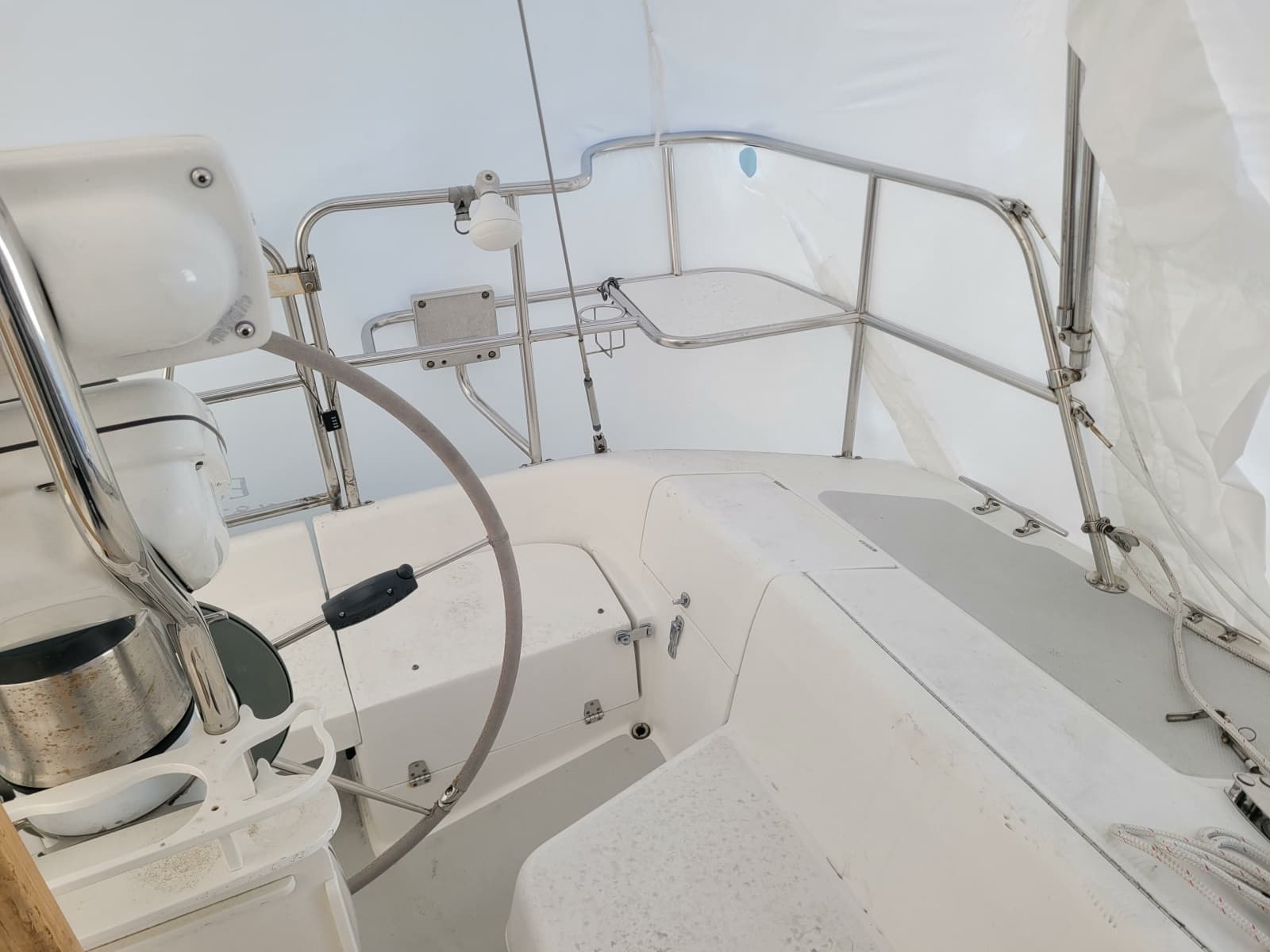 2006 Catalina 320