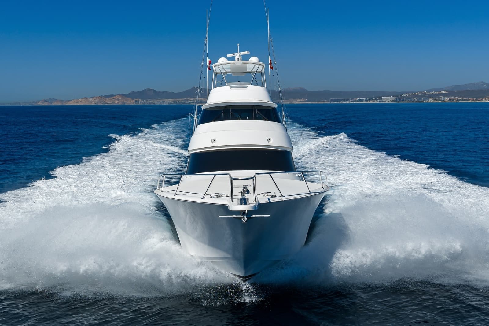 Viking 80 MERCEDES - Running Shot