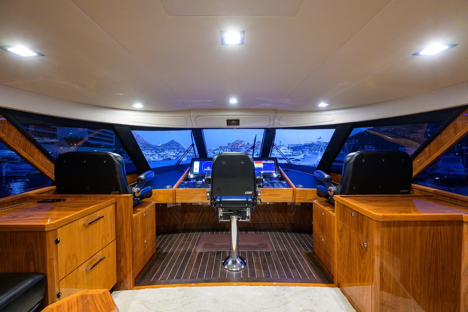 Viking 80 MERCEDES - Enclosed Flybridge