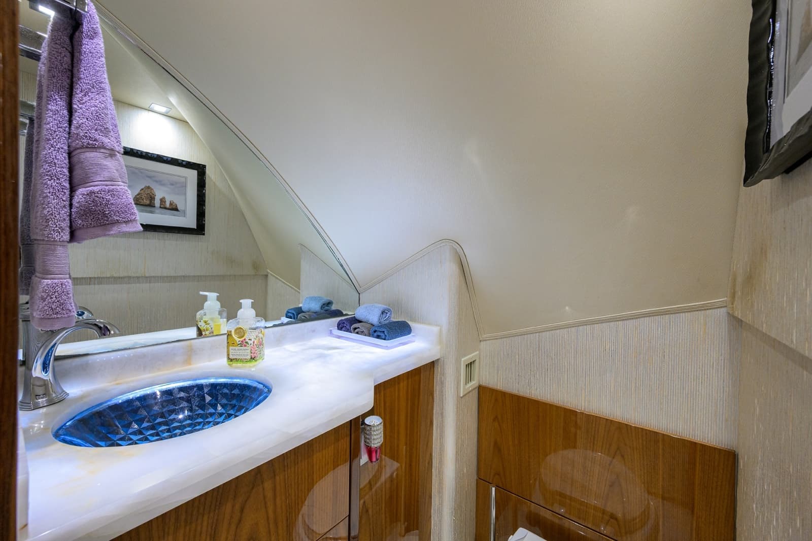 Viking 80 MERCEDES - Day Head