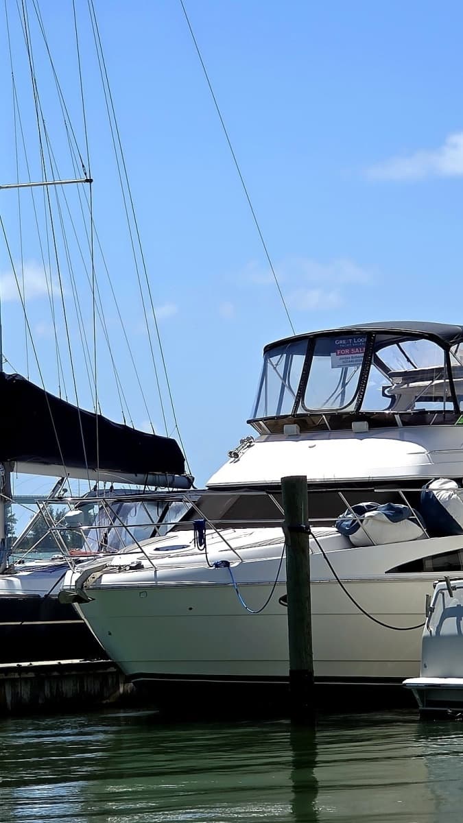2004 Meridian 459 Aft Cabin Cockpit Motor Yacht - Photo 3