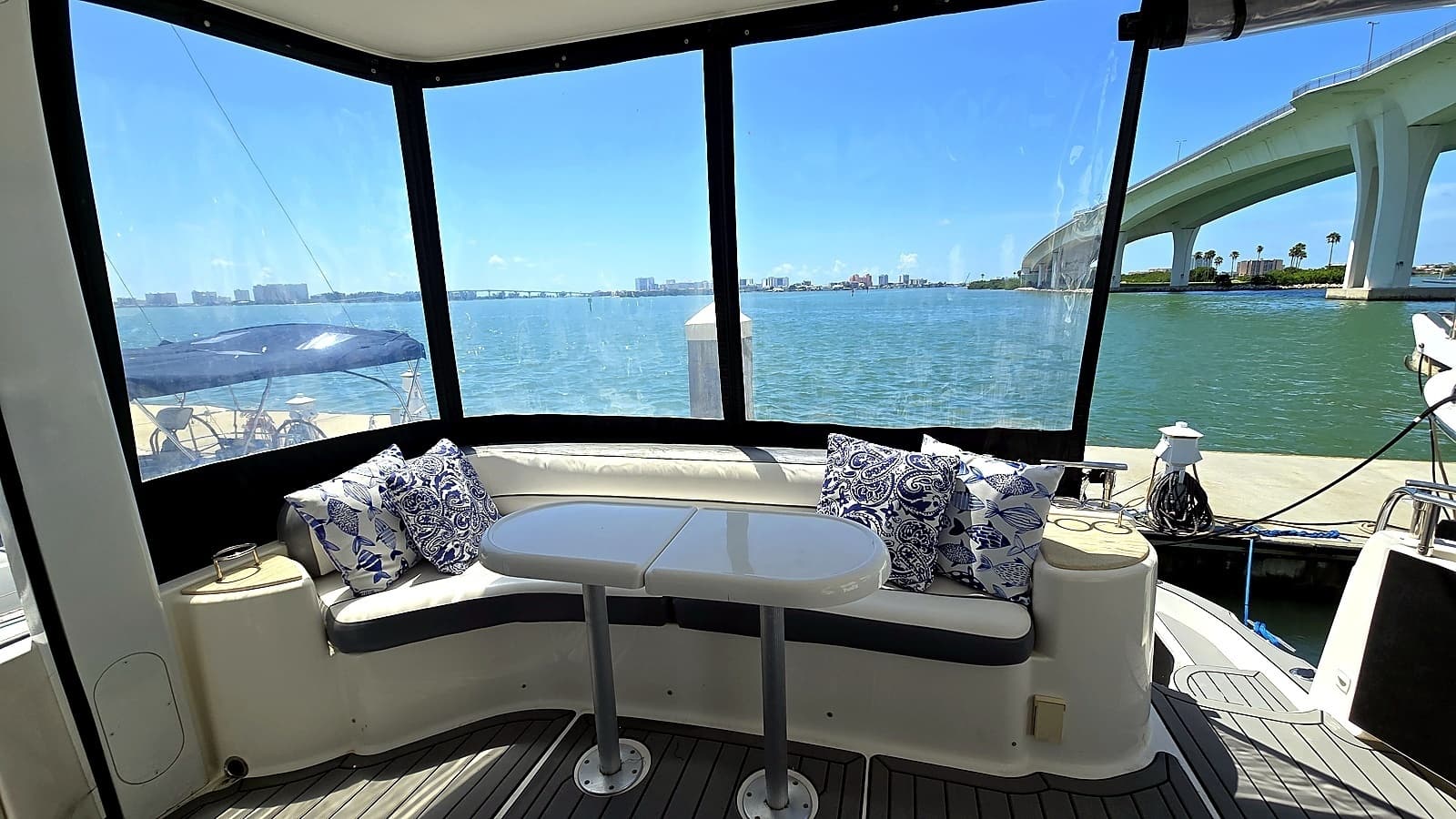 2004 Meridian 459 Aft Cabin Cockpit Motor Yacht - Photo 9