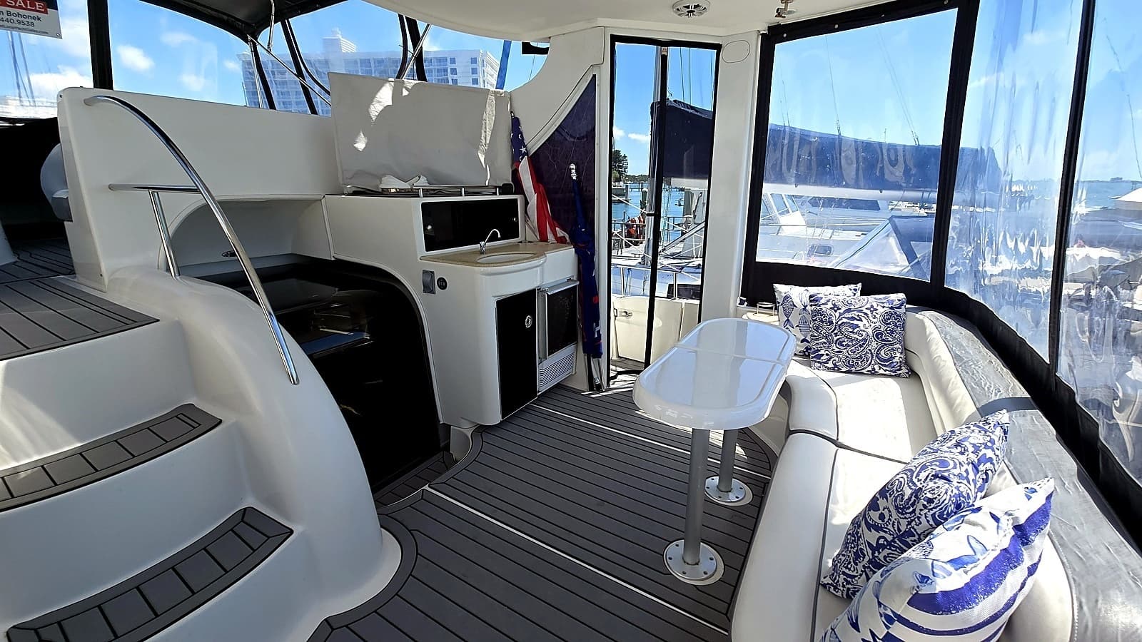 2004 Meridian 459 Aft Cabin Cockpit Motor Yacht - Photo 8