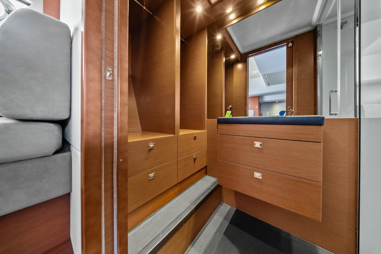 2015 Prestige 550 'Legacy'