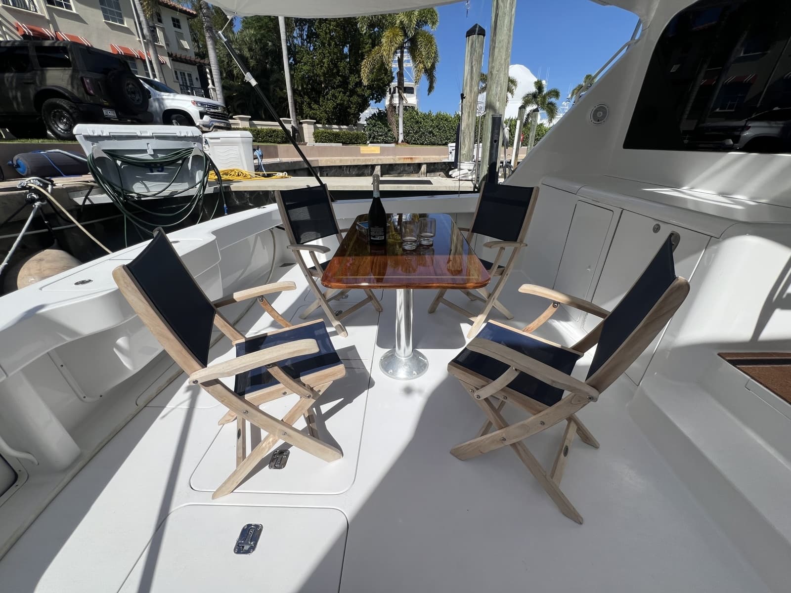 Viking 52 LET IT RAIN - Cockpit