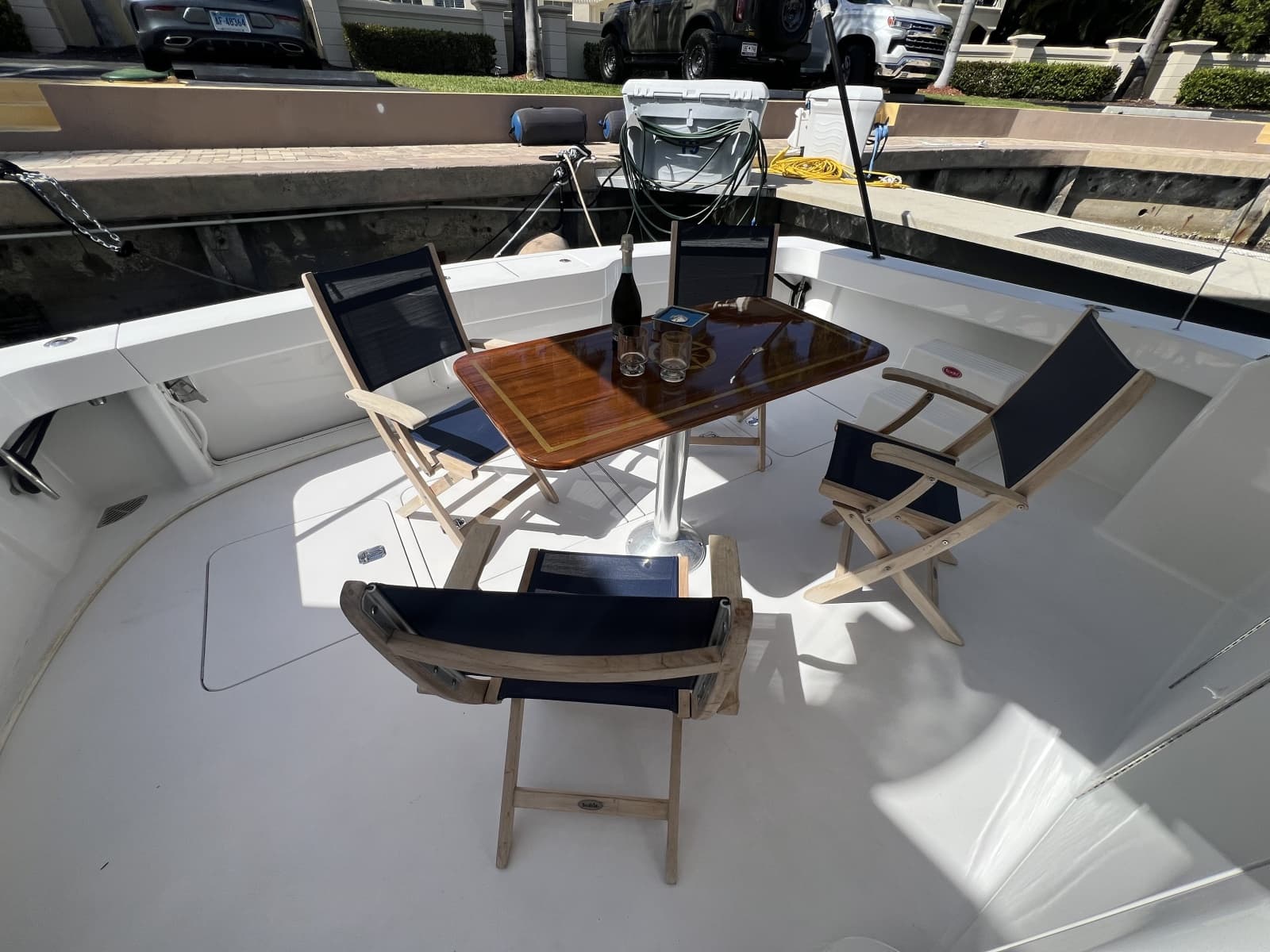 Viking 52 LET IT RAIN - Cockpit