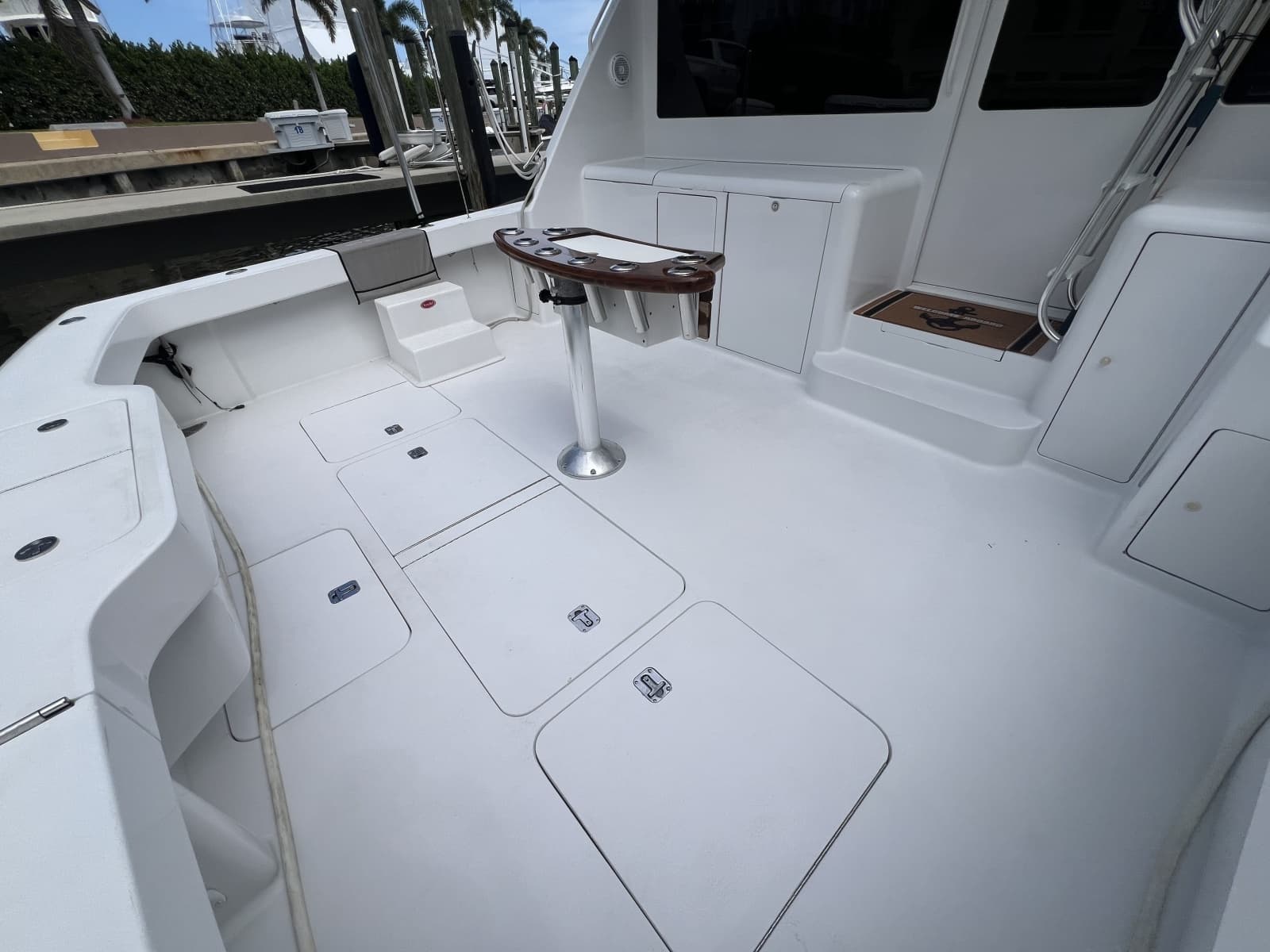 Viking 52 LET IT RAIN - Cockpit