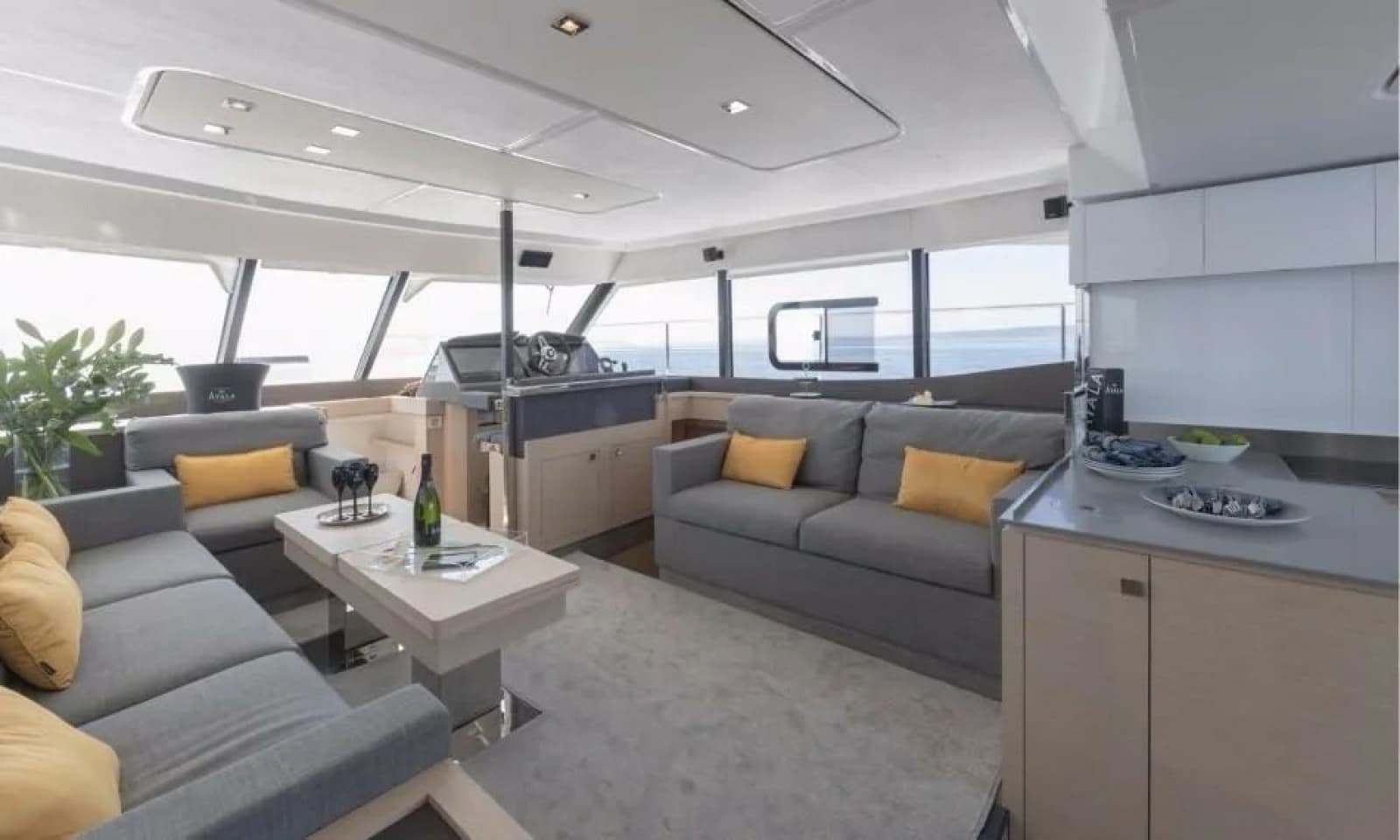 2018 Fountaine Pajot MY 44