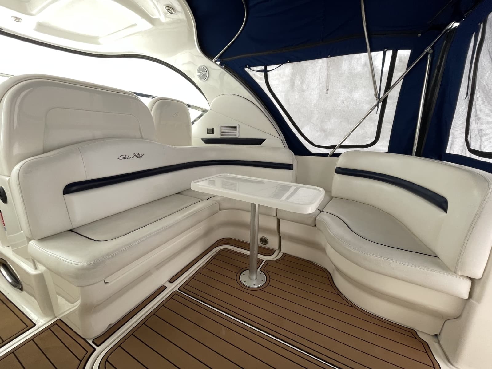 2010 Sea Ray 390 Sundancer