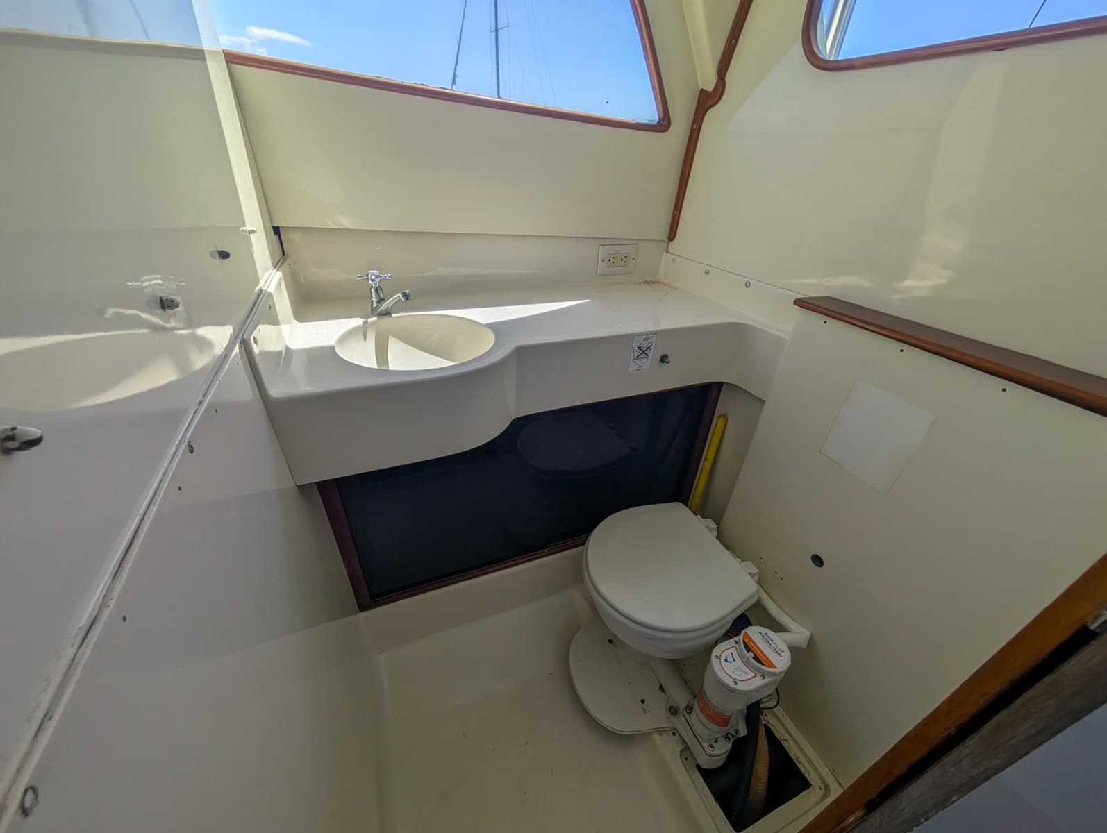 1973 Bertram Sportfisher