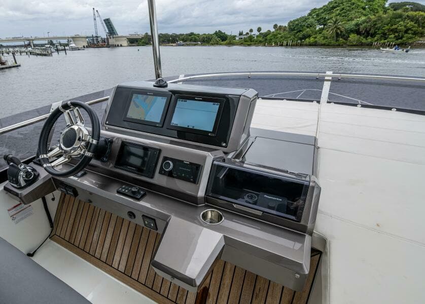 2020 Galeon 550 Fly