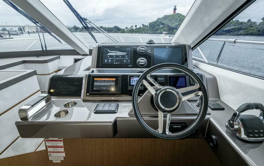 2020 Galeon 550 Fly