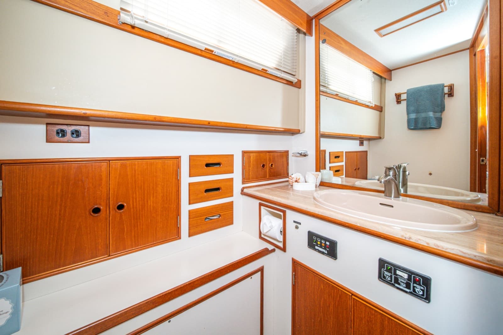 1987 Grand Banks 47 motoryacht