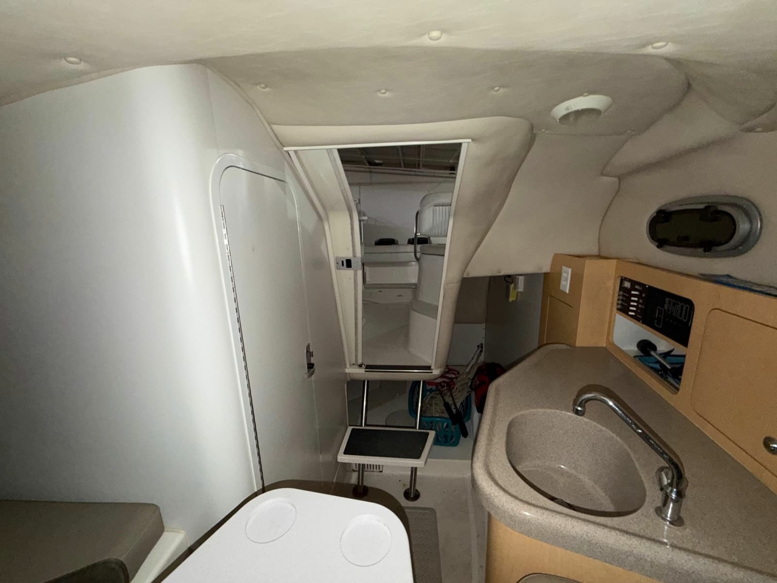 2001 Boston Whaler 26 Conquest