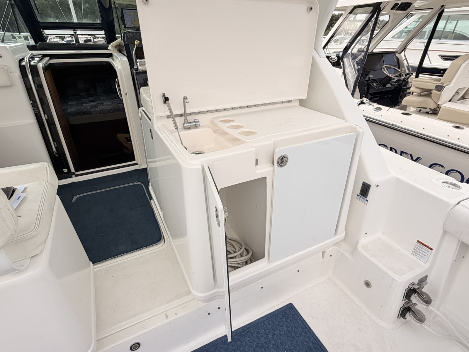 2007 Tiara Yachts 3200 Open - Photo 14
