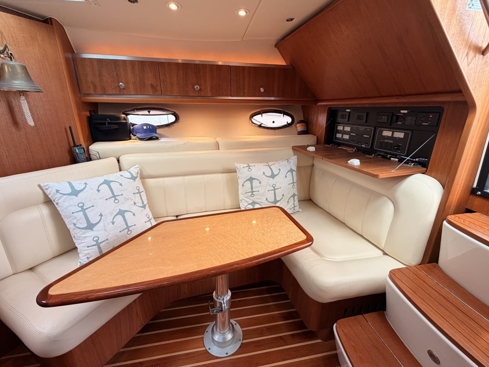 2007 Tiara Yachts 3200 Open - Photo 21