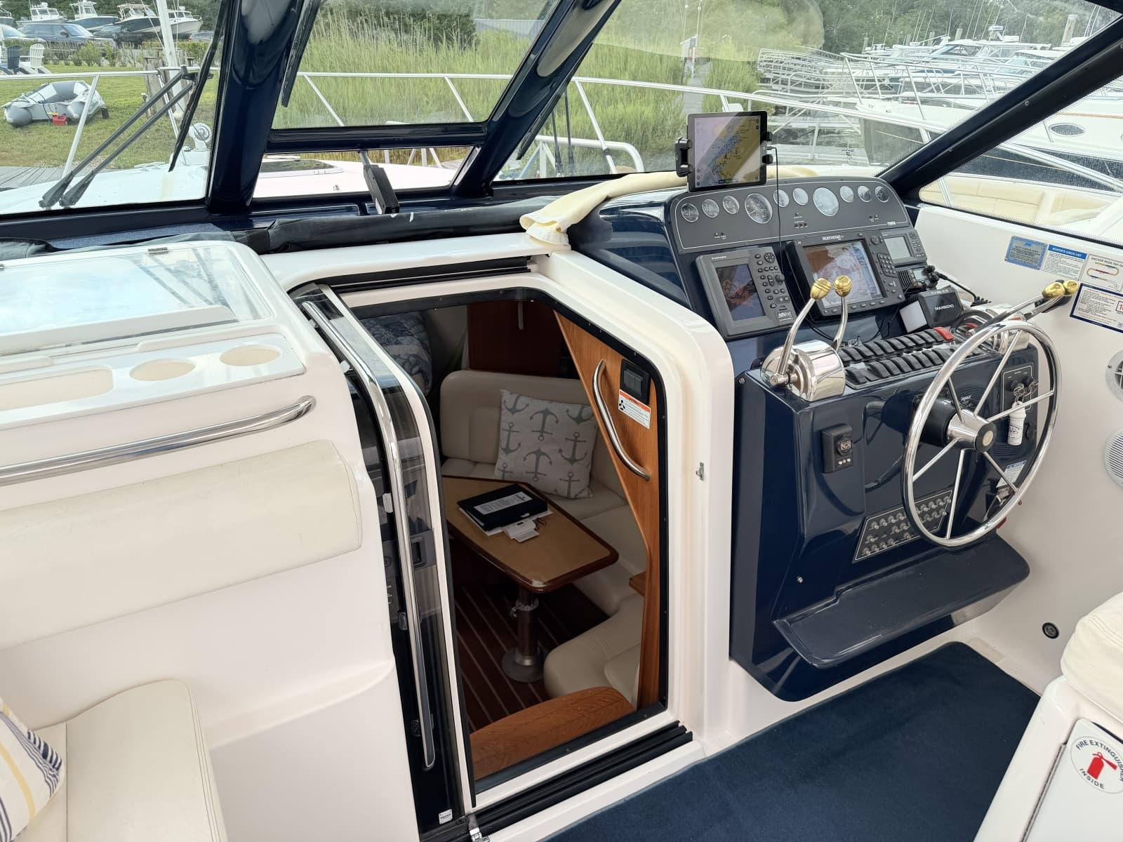2007 Tiara Yachts 3200 Open - Photo 8